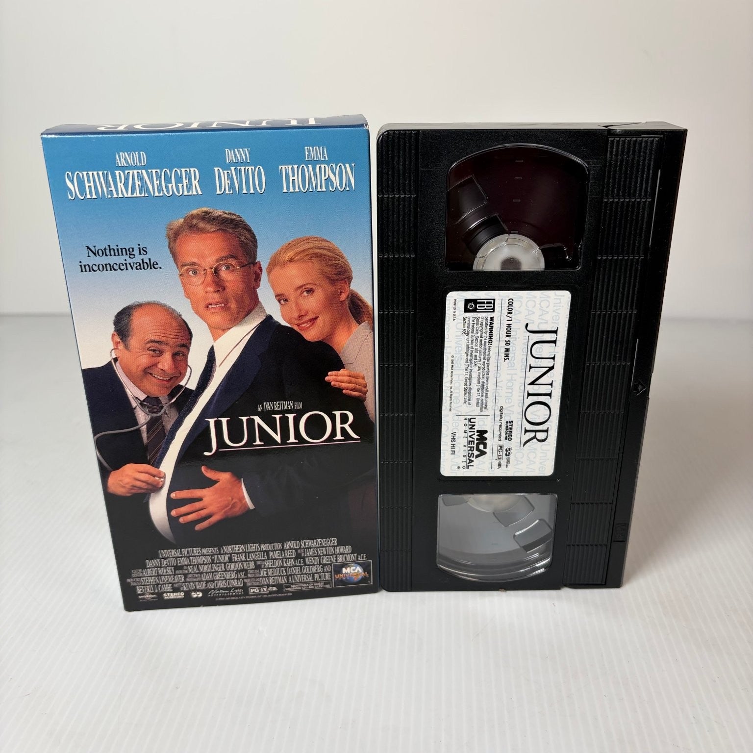 Junior VHS 1994 Comedy Sci-Fi Arnold Schwarzenegger Danny DeVito MCA Universal