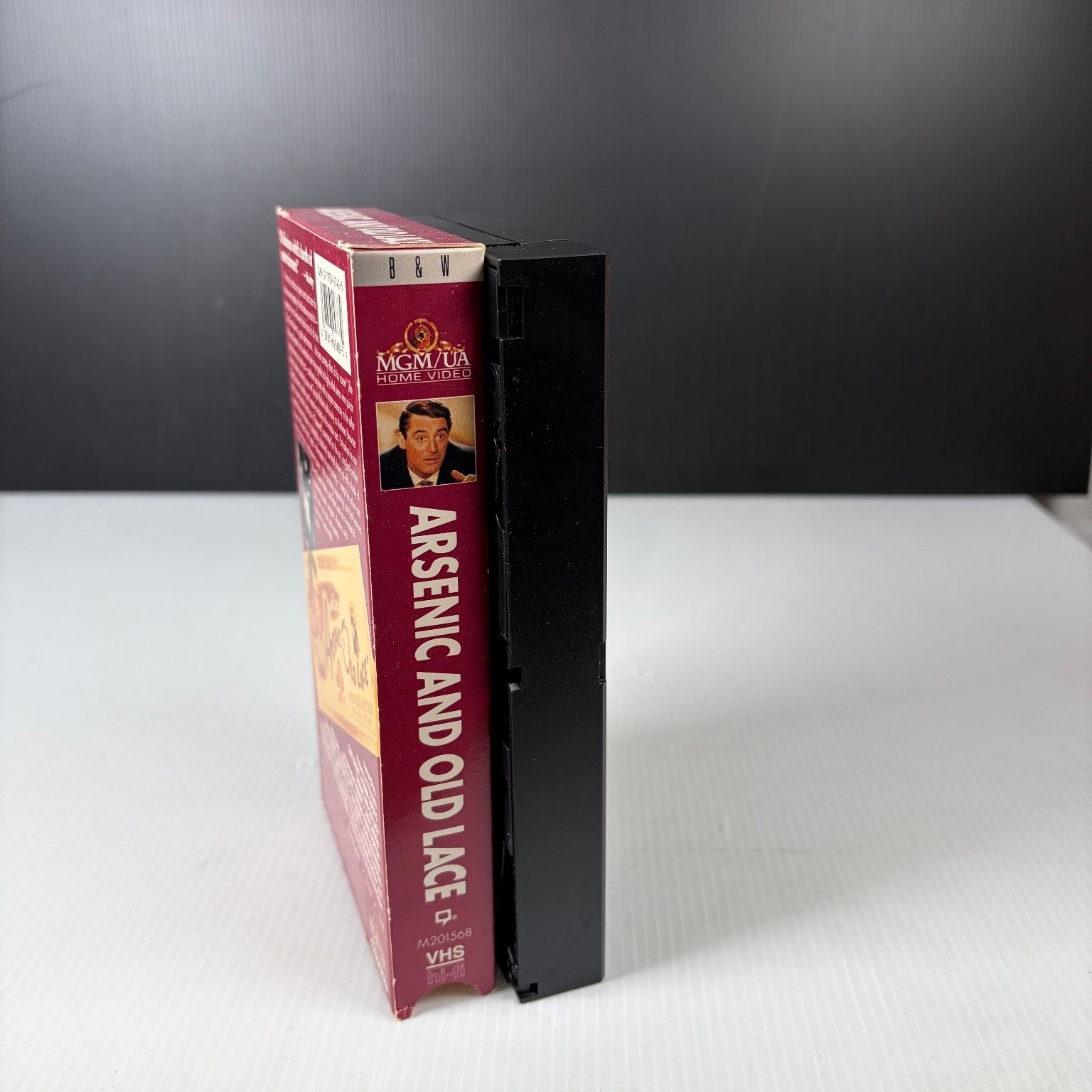 Arsenic and Old Lace VHS 1944 Classic Comedy Original Release MGM/UA