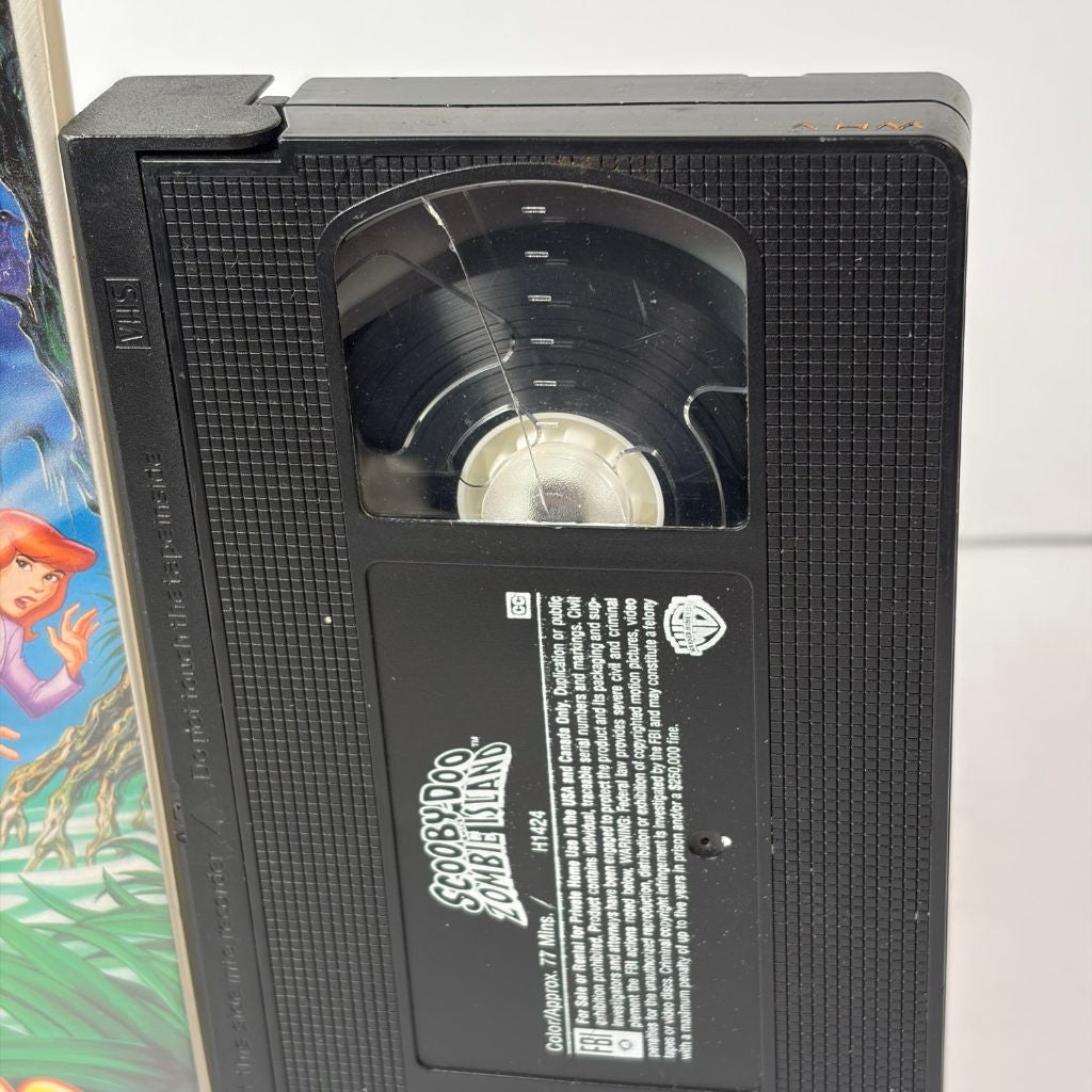Scooby-Doo on Zombie Island VHS Warner Bros Family Entertainment Clamshell