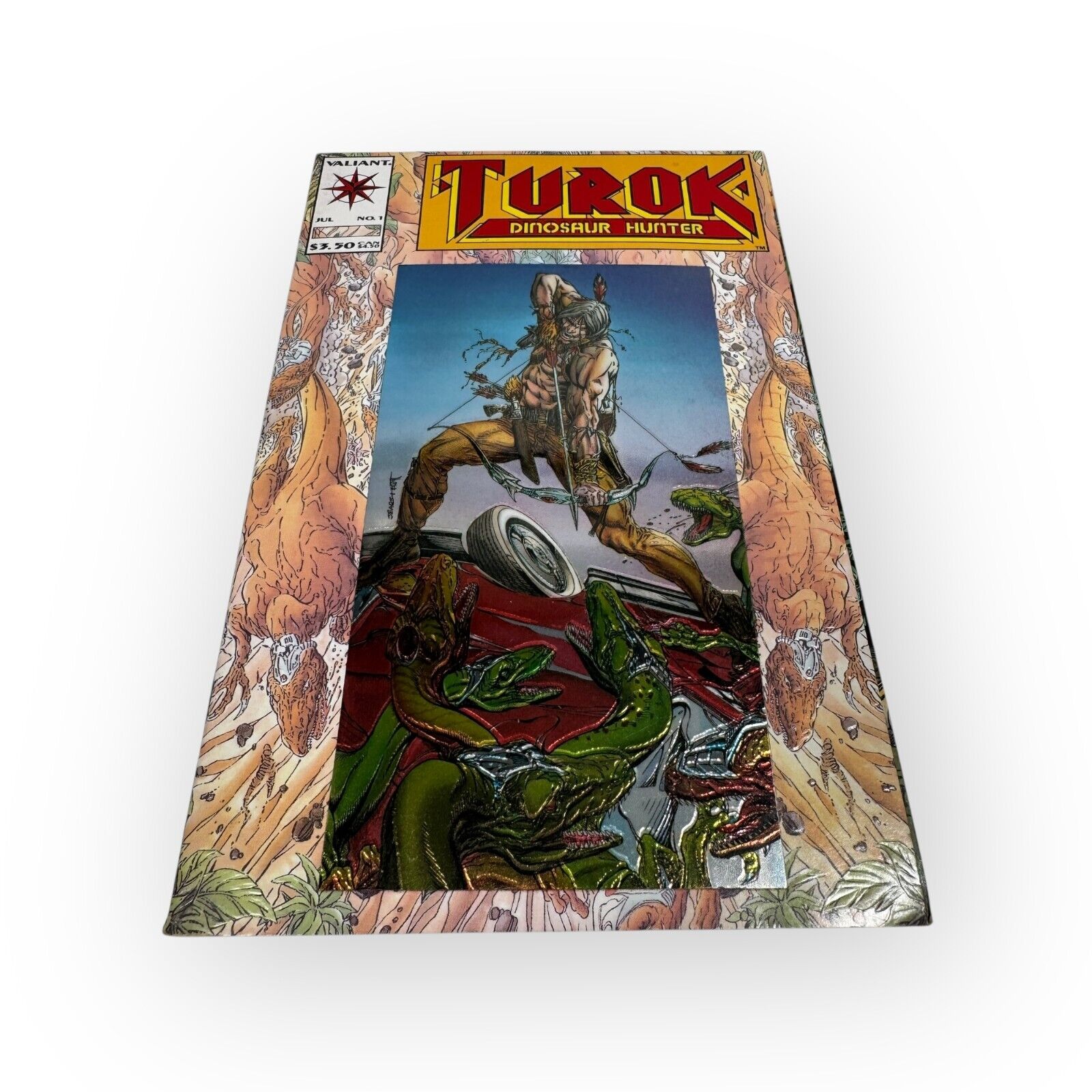 TUROK DINOSAUR HUNTER #1 - Holo VARIANT - VALIANT (1993) VF-