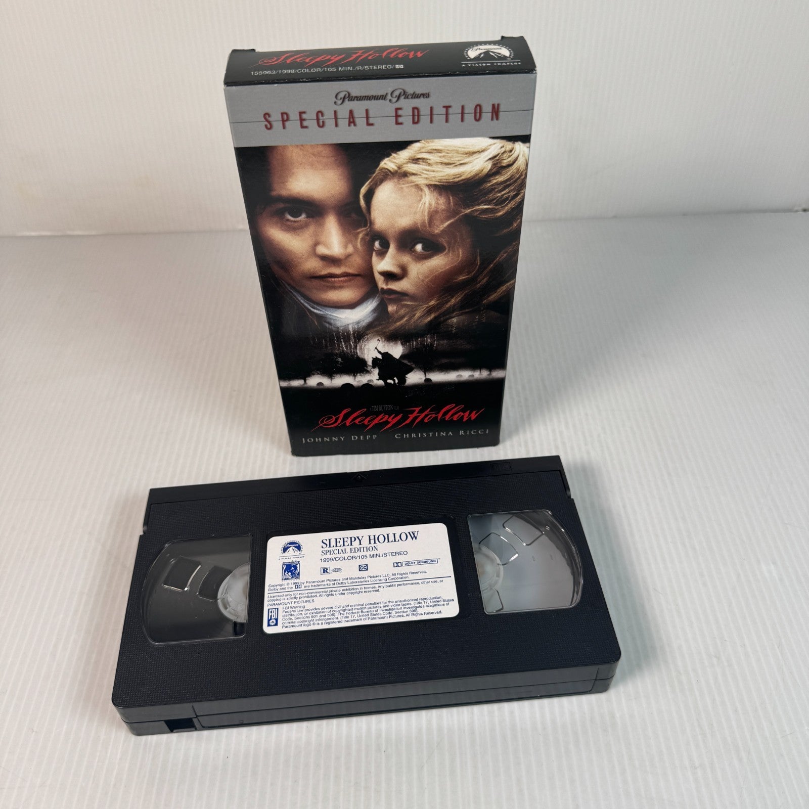 Sleepy Hollow 1999 Horror  Halloween VHS Tape Johnny Depp Christina Ricci