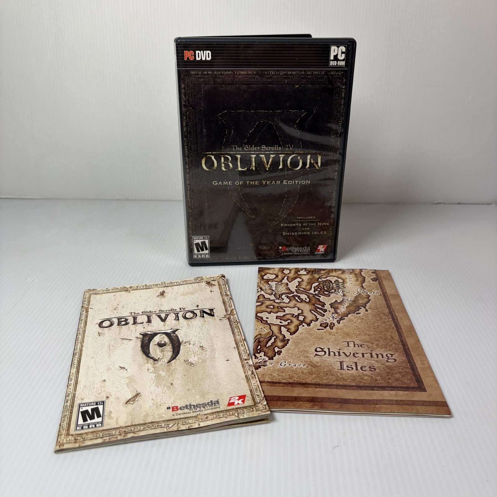 The Elder Scrolls IV: Oblivion Game of the Year Edition PC Complete w/ Map