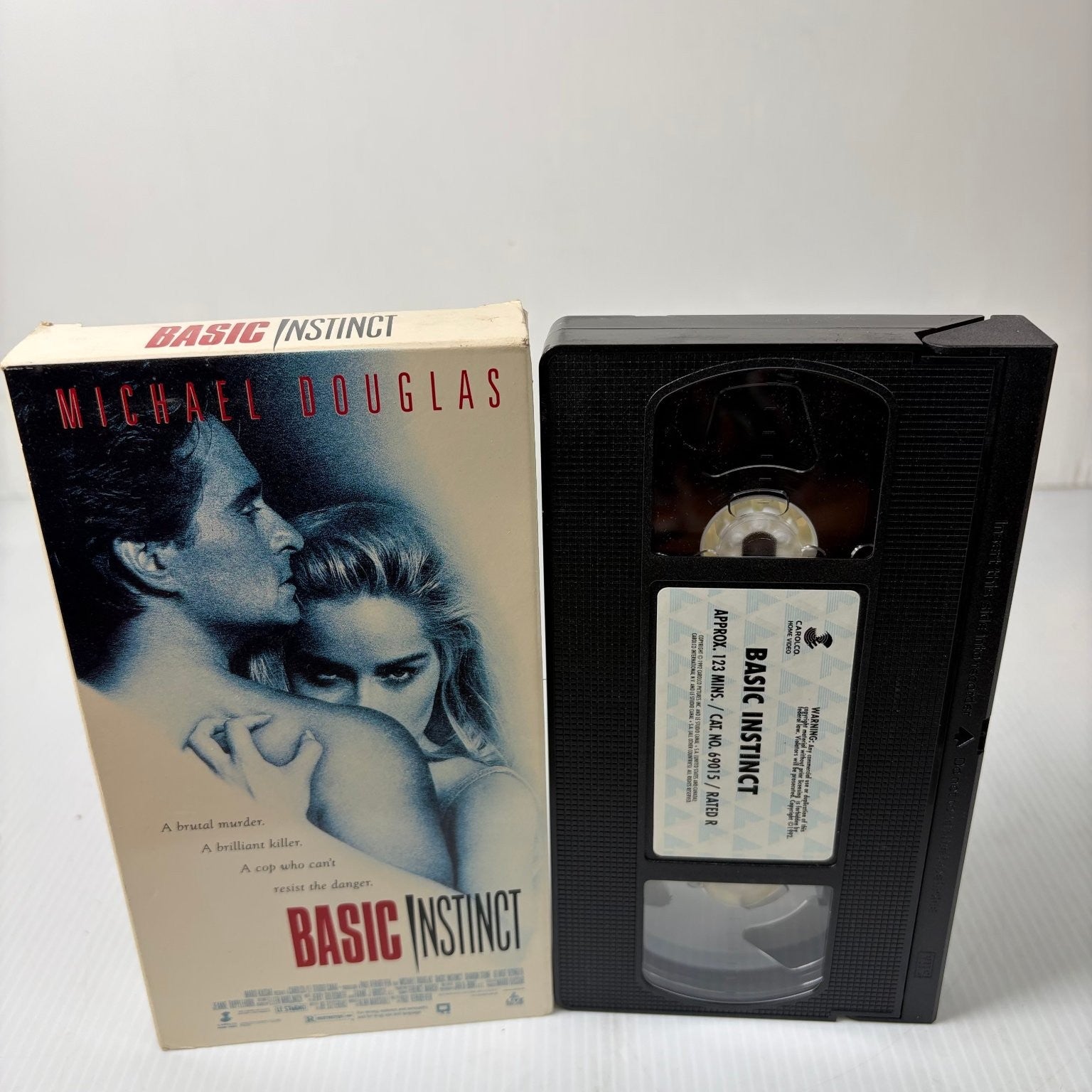 Basic Instinct VHS 1992 Erotic Neo-Noir Thriller Michael Douglas Live Home Video