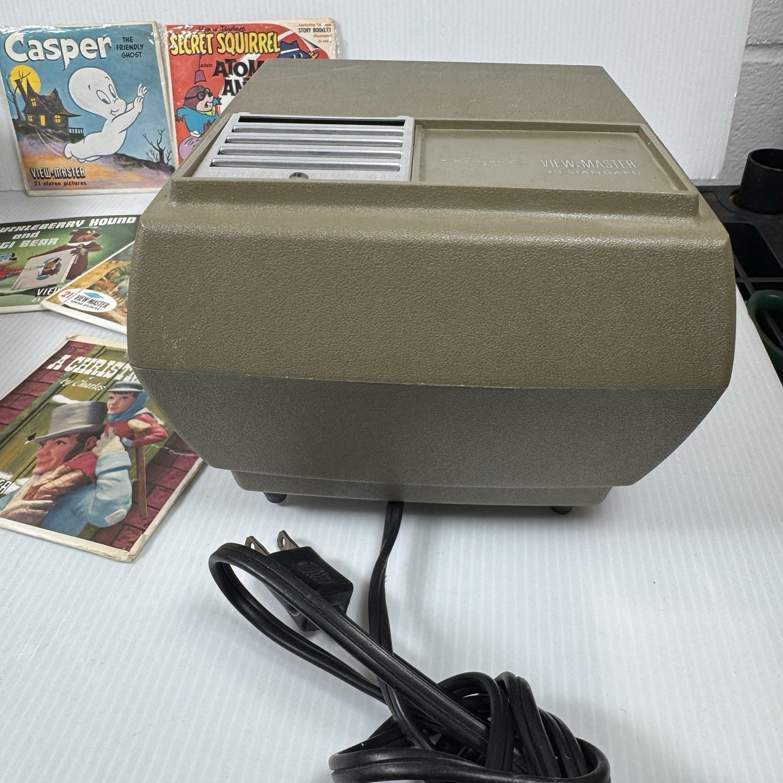 2 View Master Projector Lot with 13 Reels Casper Secret Squirrel +More Read Desc
