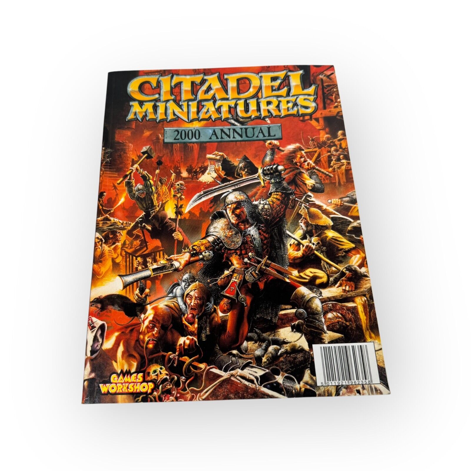 Citadel Miniatures Annual 2000 Games Workshop Warhammer Fantasy 40K Mordheim