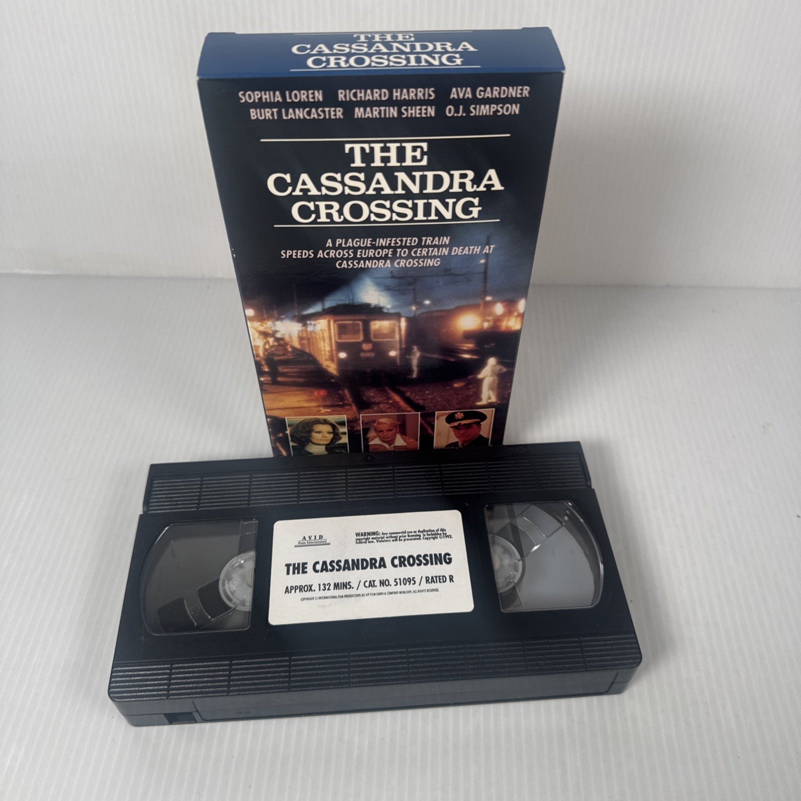 The Cassandra Crossing (VHS, 1999) Sophia Loren Martin Sheen O.J. Simpson