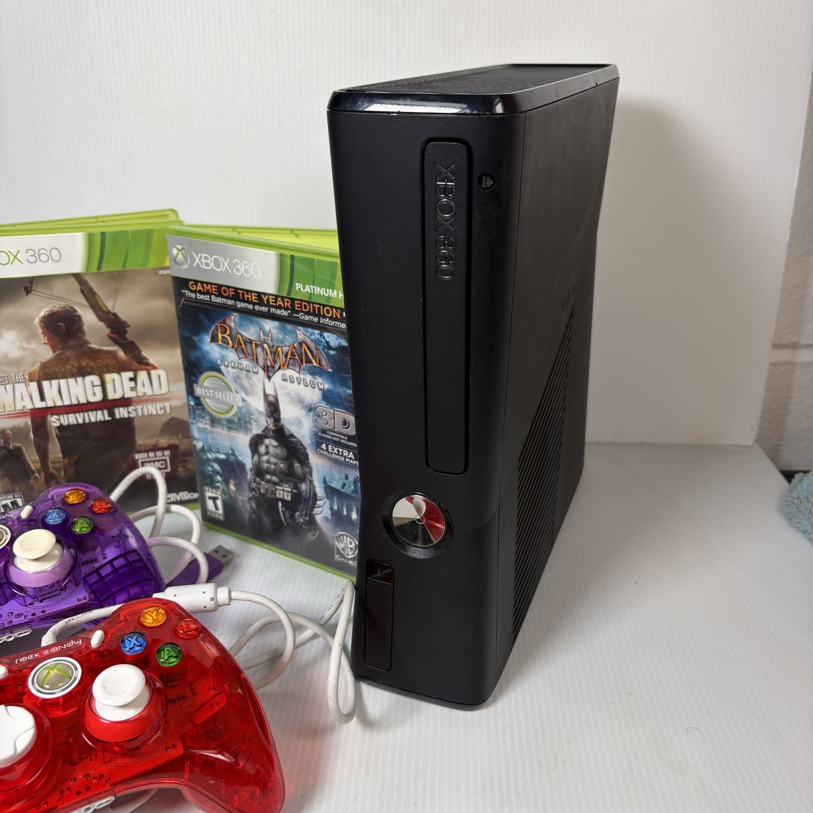 Microsoft Xbox 360 1439 Model S Console 4GB with 2 Wired Controllers & 2 Games