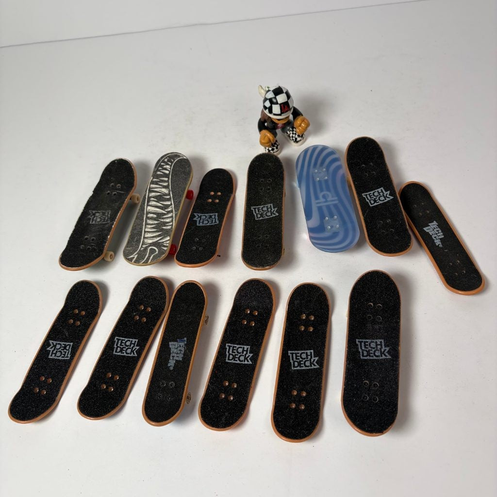 Tech Deck Fingerboard Lot 13 Finesse Element Santa Cruz Tony Hawk + Figure