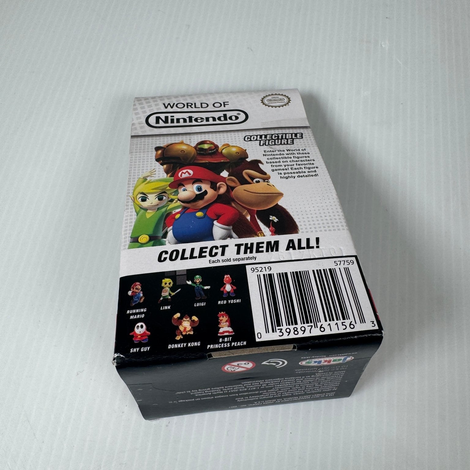 World of Nintendo 8-Bit Princess Peach Figure Super Mario 2.5" Retro