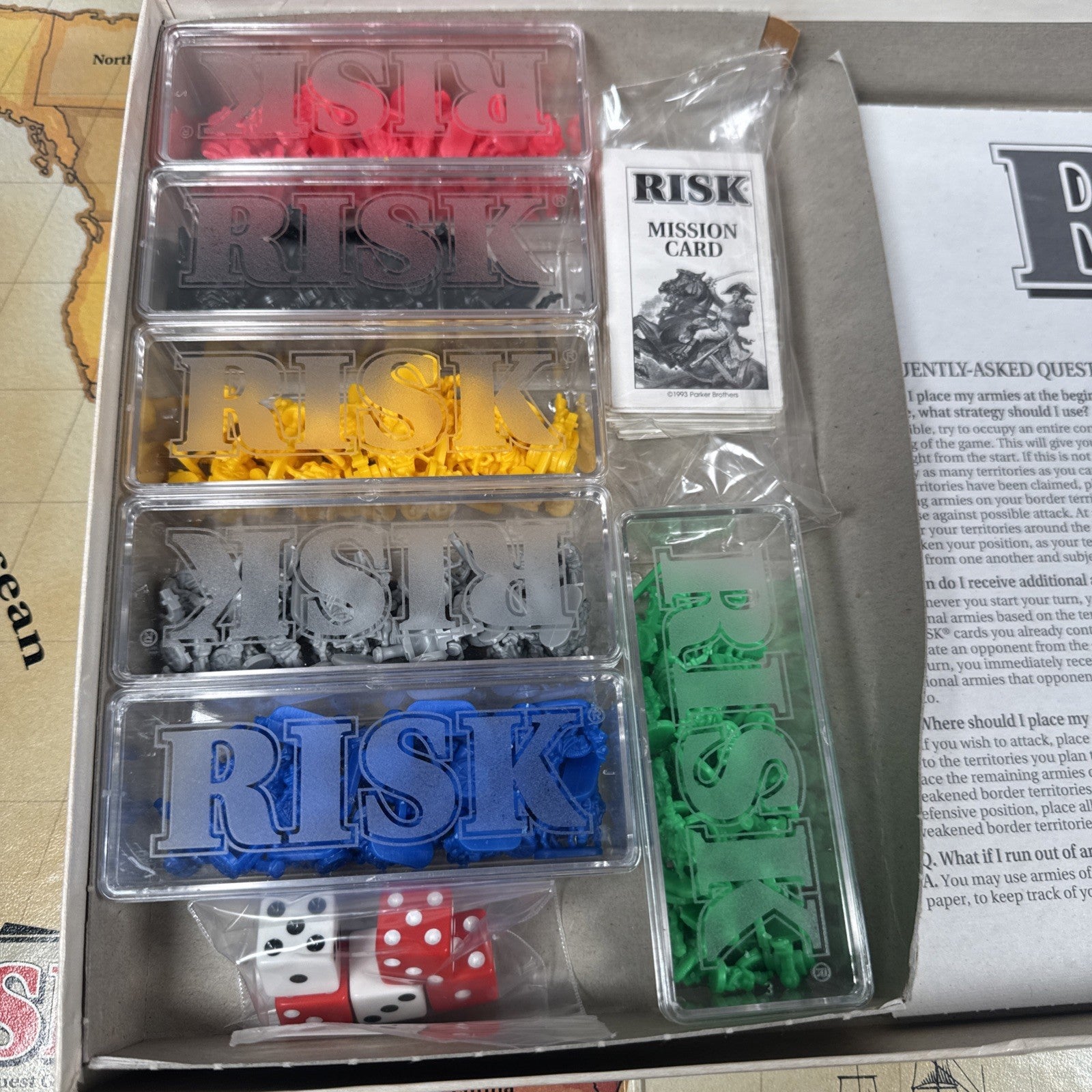 1993 Risk Board Game by Parker Brothers Complete w/ All Miniature Containers