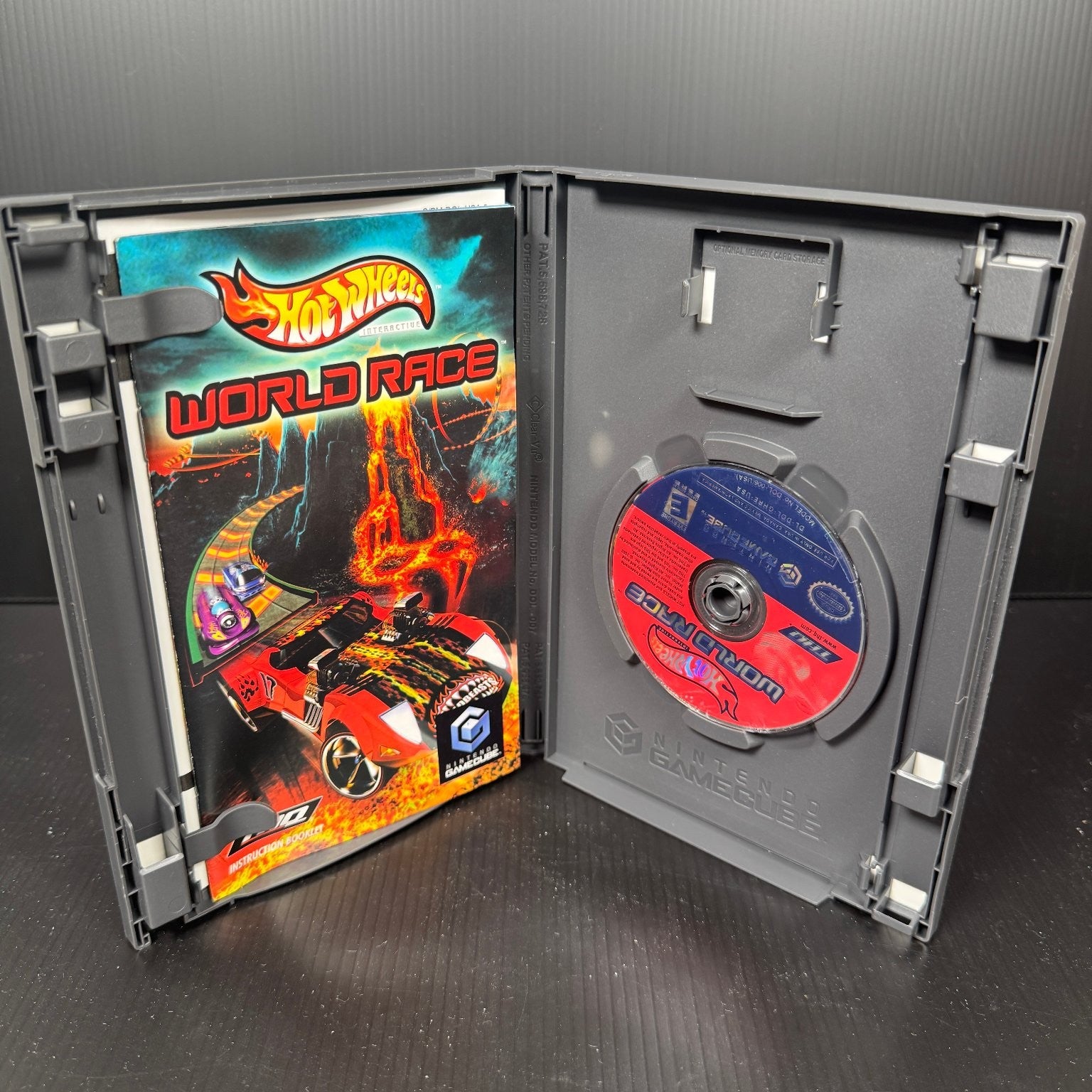 Hot Wheels World Race Nintendo GameCube Complete CIB Video Game Racing