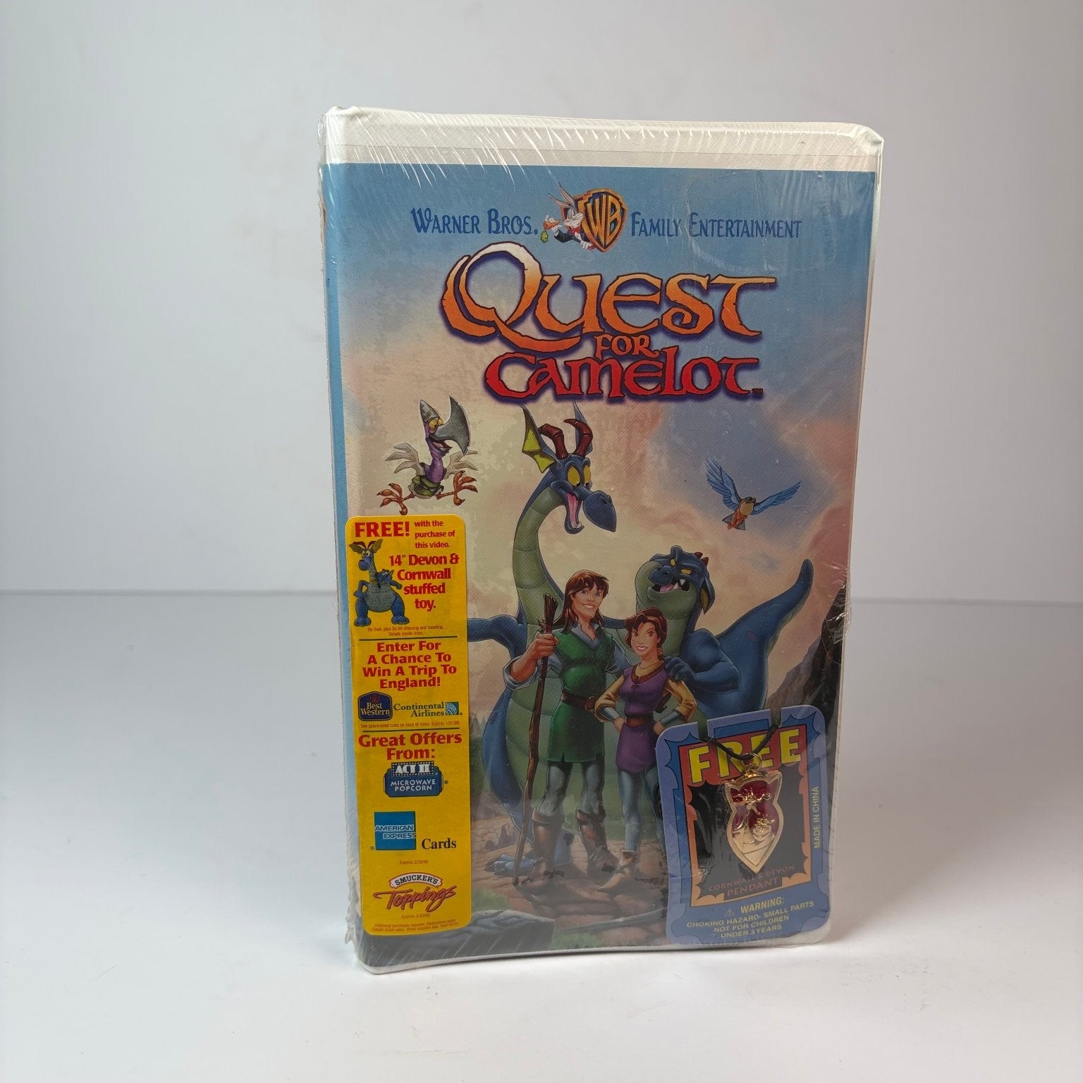 Quest for Camelot VHS 1998 Animated Musical Adventure Warner Bros. w/ Pendant