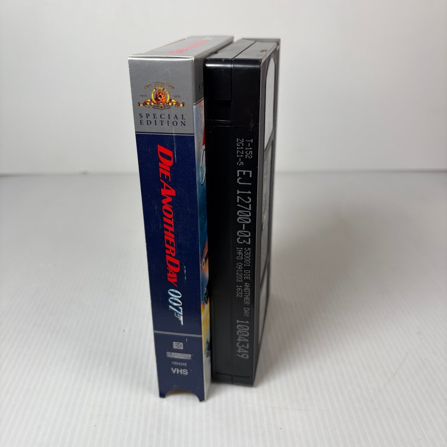 Die Another Day VHS 2002 Action Spy Special Edition MGM Home Entertainment