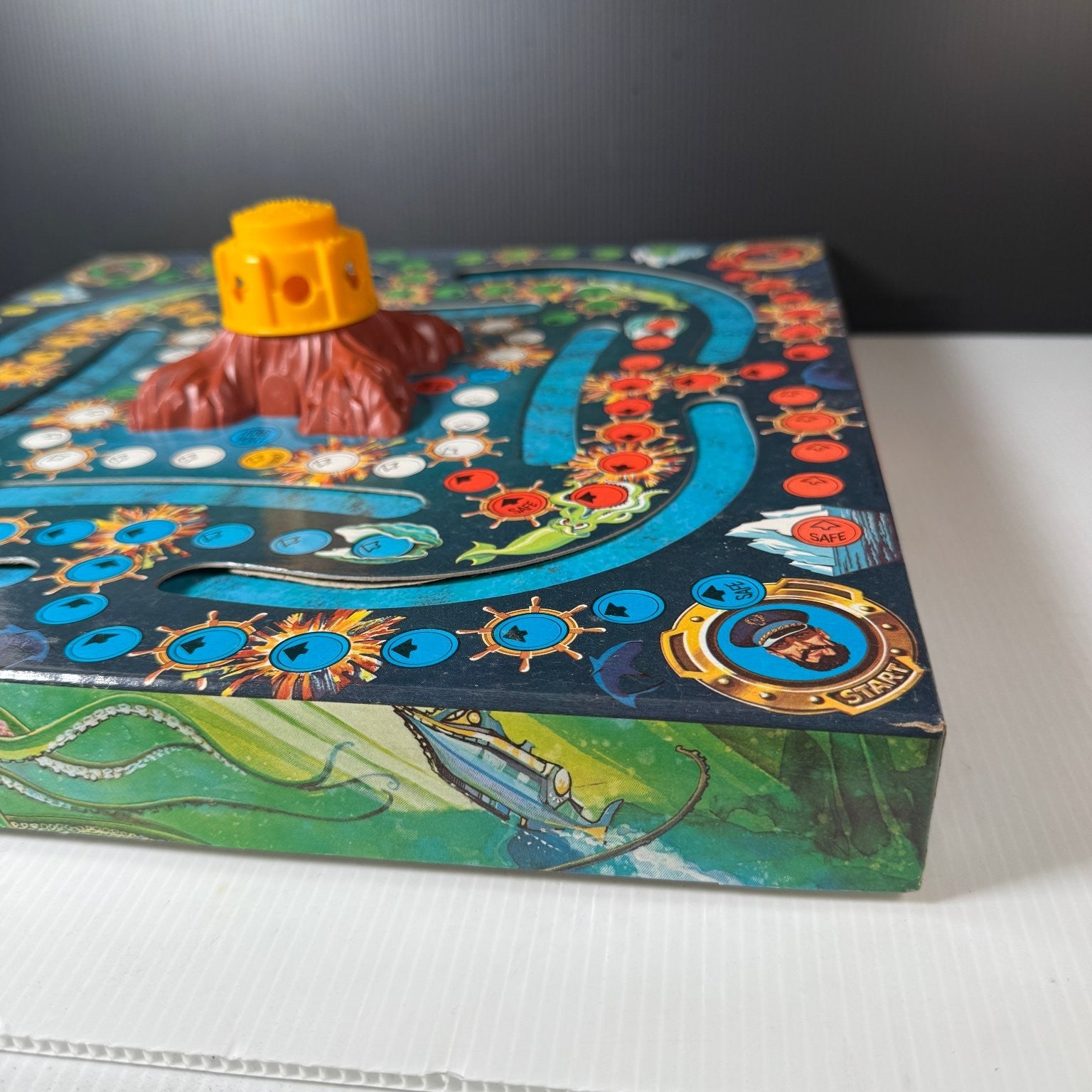 Disney World 20,000 Leagues Under The Sea Game Lakeside Board Game Complete