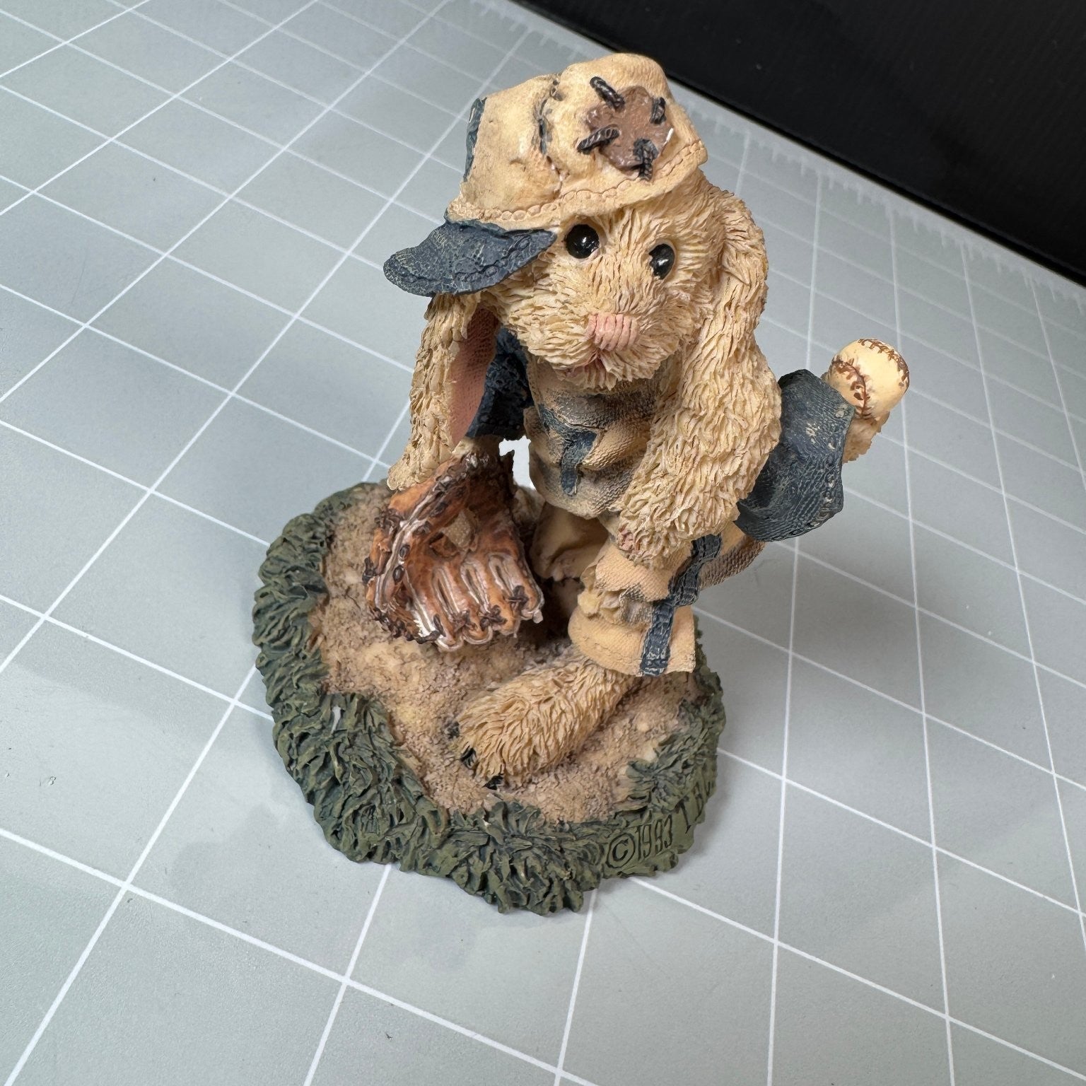 Boyds Bears & Friends Baseball Hare 1993 Resin Statue Vintage
