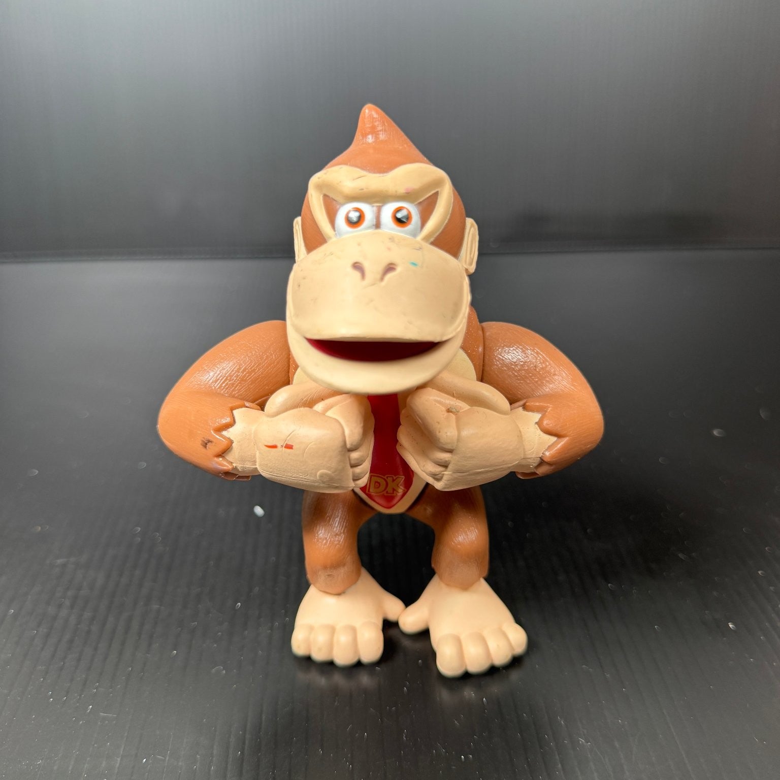 Vintage Chest Slammin Donkey Kong 5in Plastic Action Figure Nintendo 64 Era