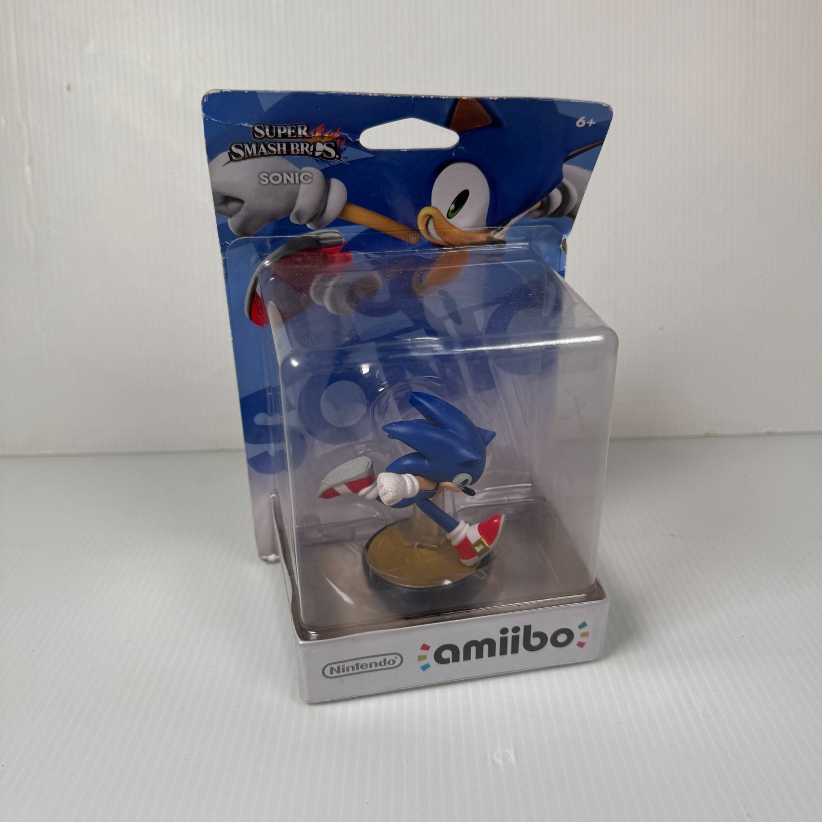 Nintendo Amiibo Sonic Super Smash Bros. Wii U Figure Sealed in Box w/ Wear