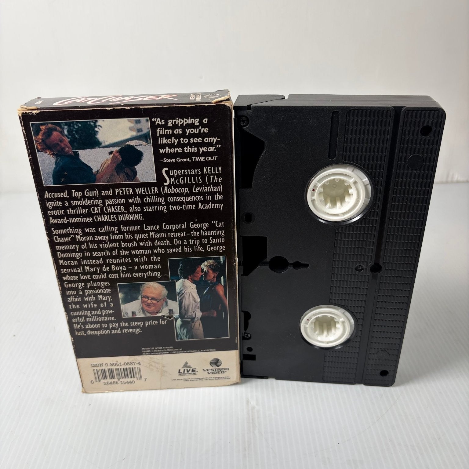 Cat Chaser VHS 1989 Erotic Thriller Unrated Kelly McGillis Peter Weller Vestron