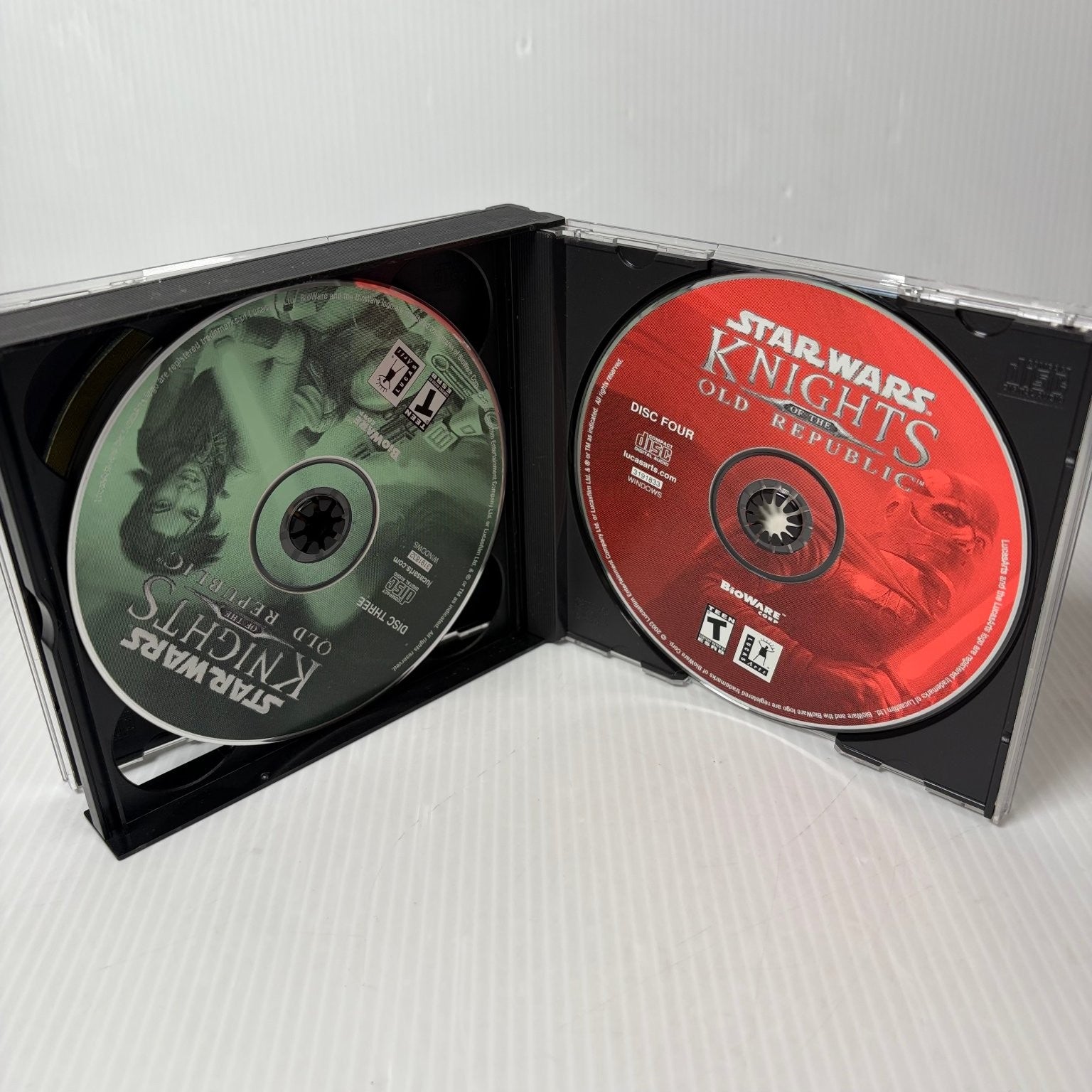 Star Wars Knights of the Old Republic PC Video Game 4-Disc Set RPG