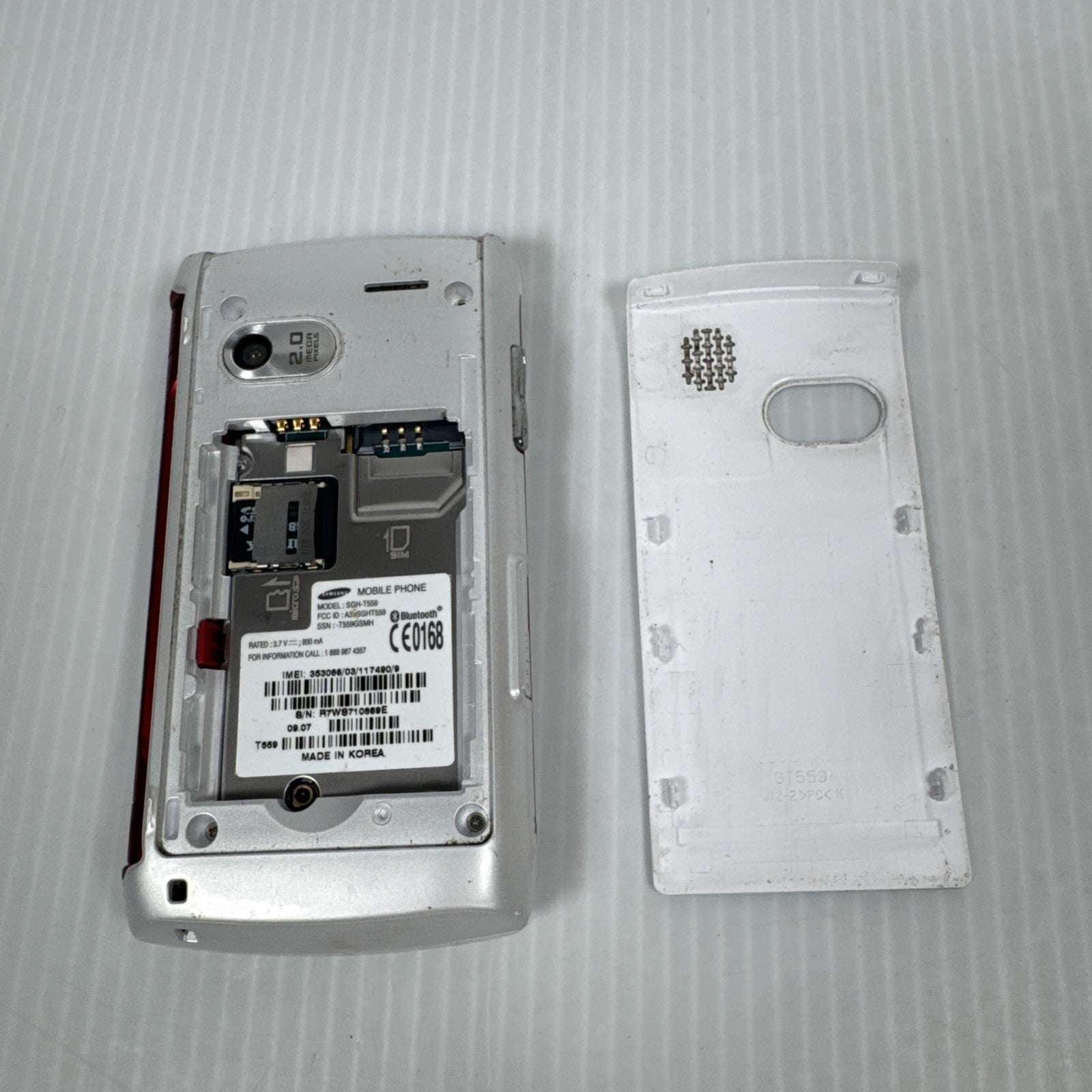 Samsung Comeback SGH-T559 White & Red T-Mobile Rare Keyboard Phone AS IS No Batt