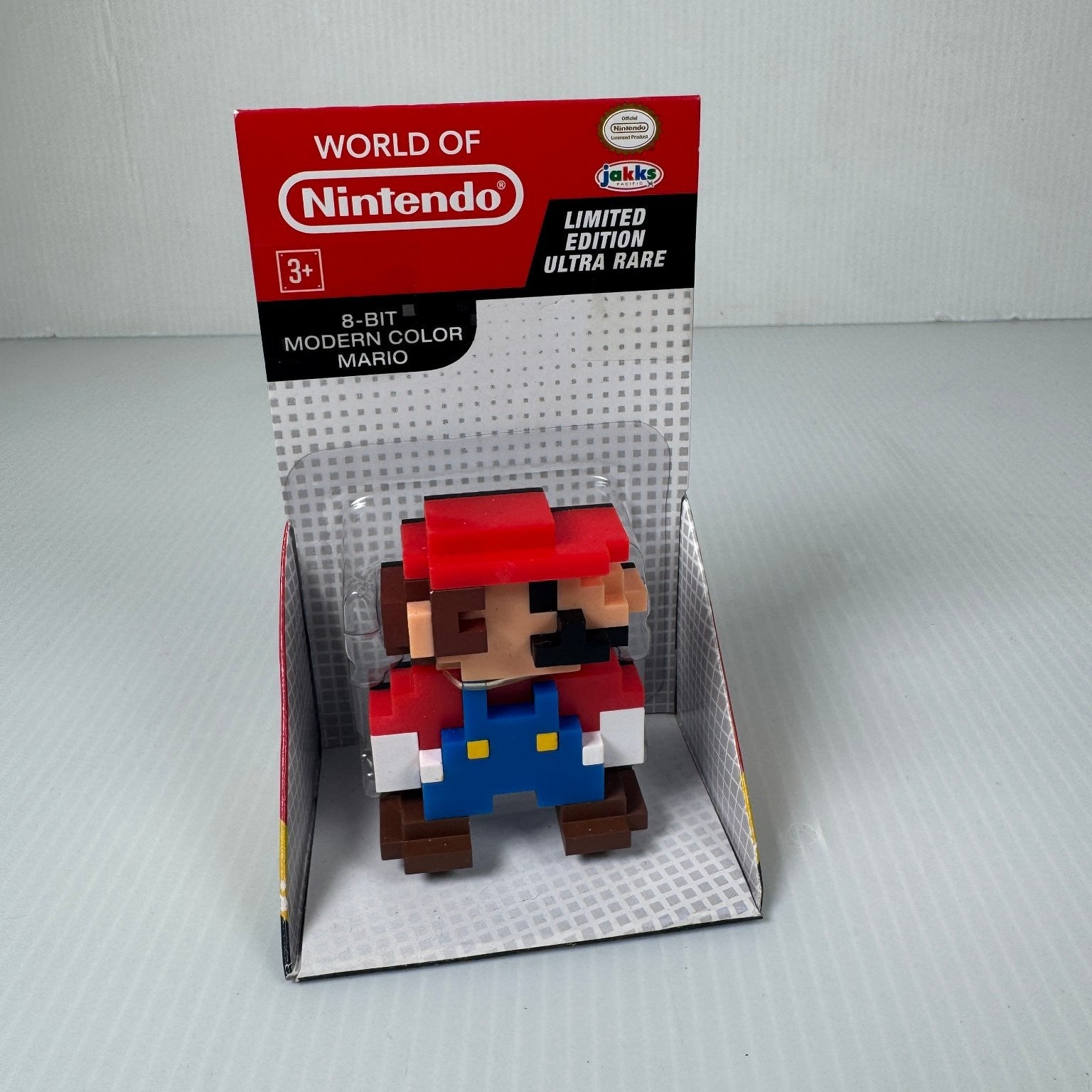 8-Bit Modern Color Mario 2.5" Figure Limited Edition World of Nintendo