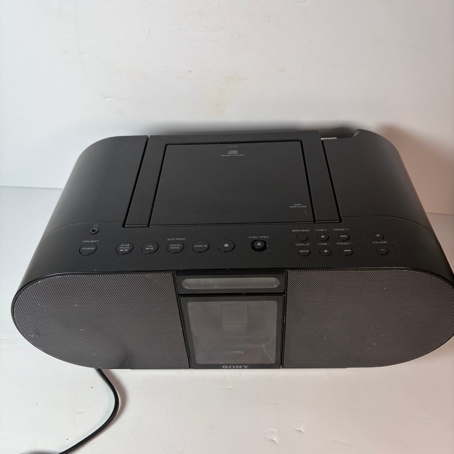 Sony ZS-S4IP Portable Stereo CD iPod Player Mega Bass Audio In Black Compact