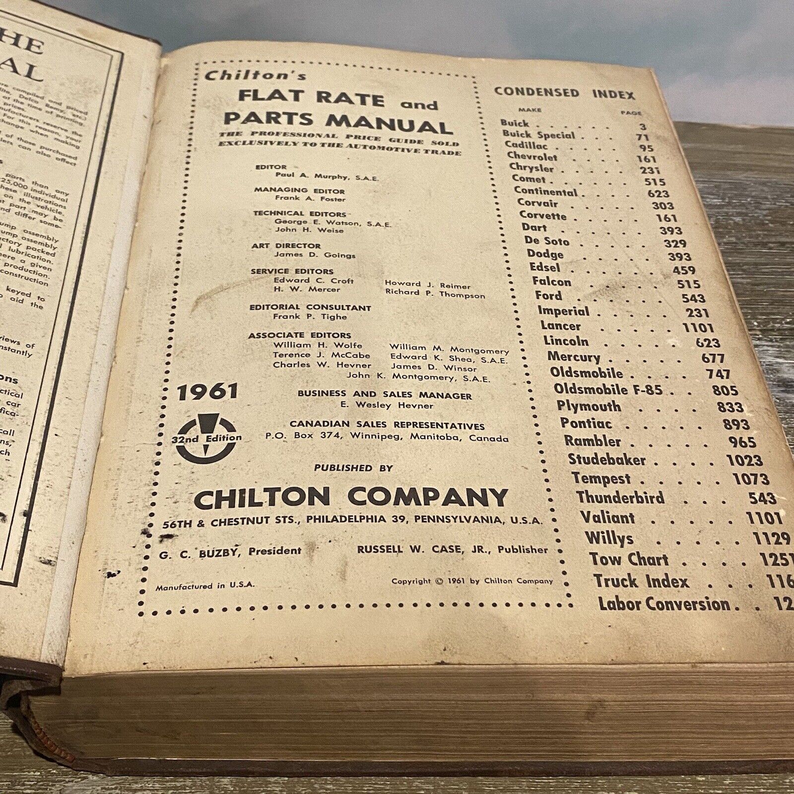 1961 Chiltons Flat Rate Manual 32nd Year Manufactured In USA