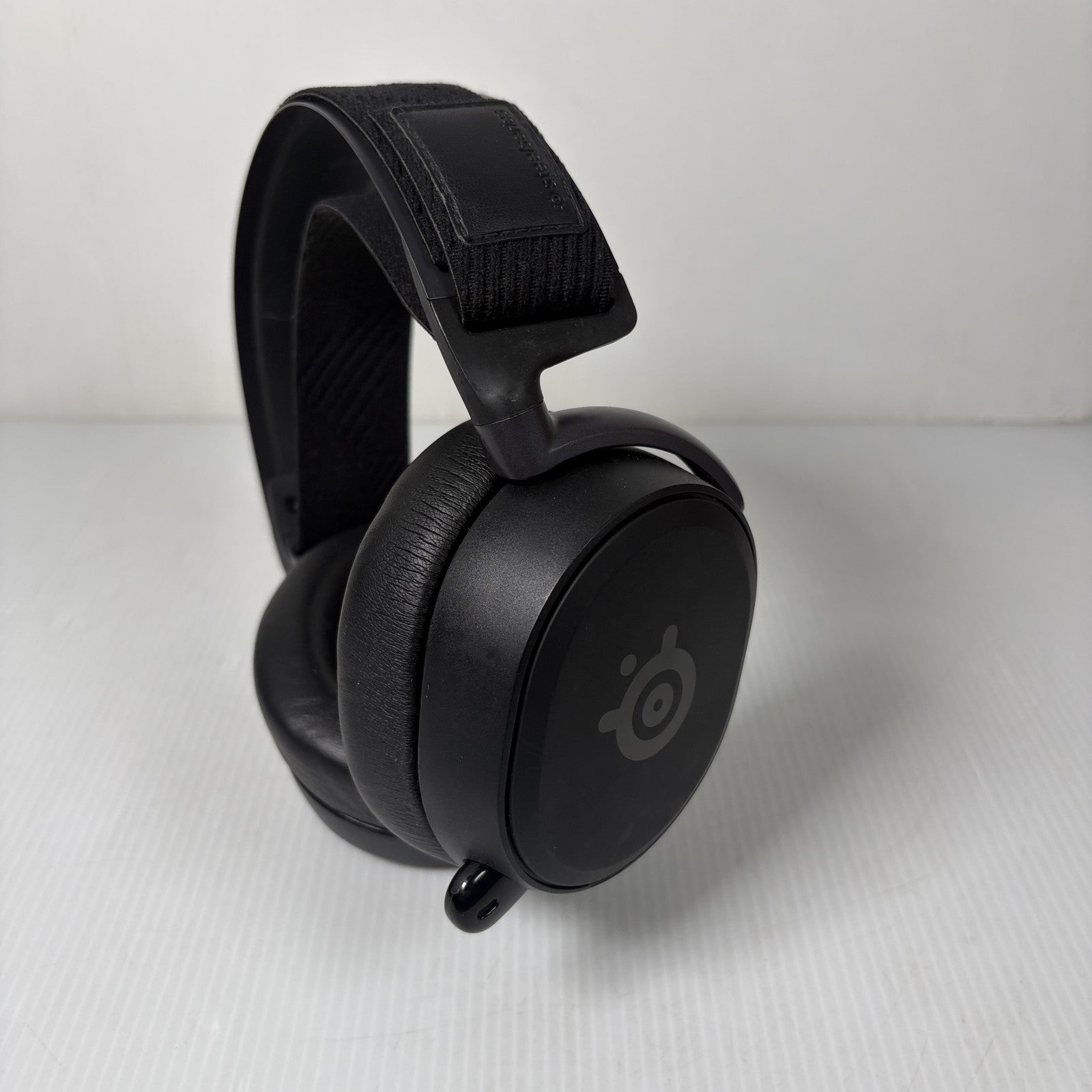 AS IS Untested SteelSeries Wireless Gaming Over-Ear Headset (No Power Adapter)