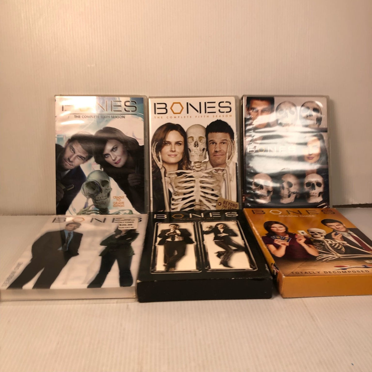 Bones Seasons 1-6 DVD Collection Emily Deschanel David Boreanaz