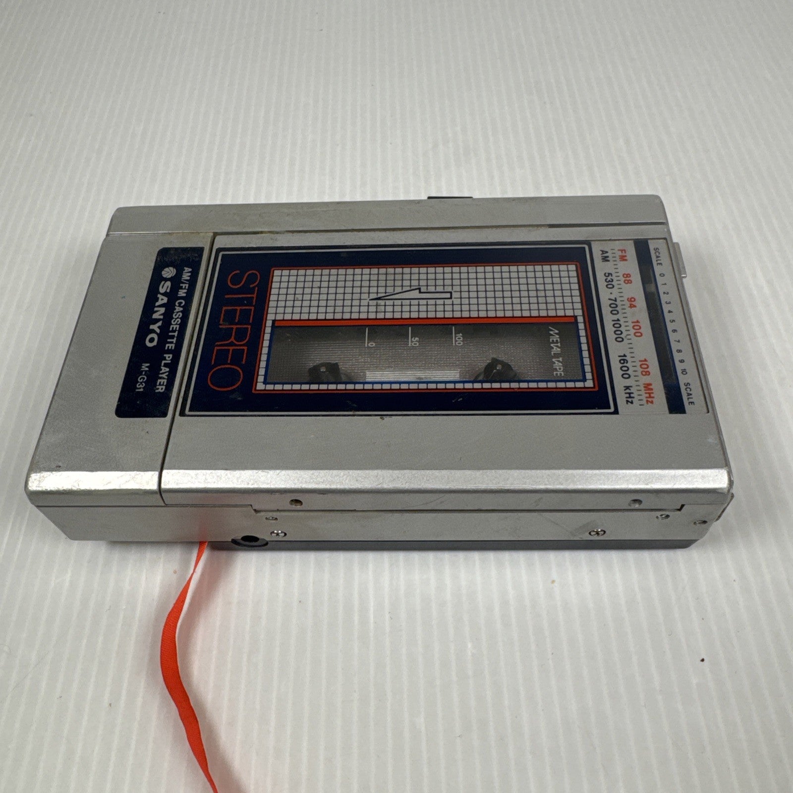 Vintage Sanyo M-G31 FM/AM Portable Cassette Player AS IS For Parts / Repair