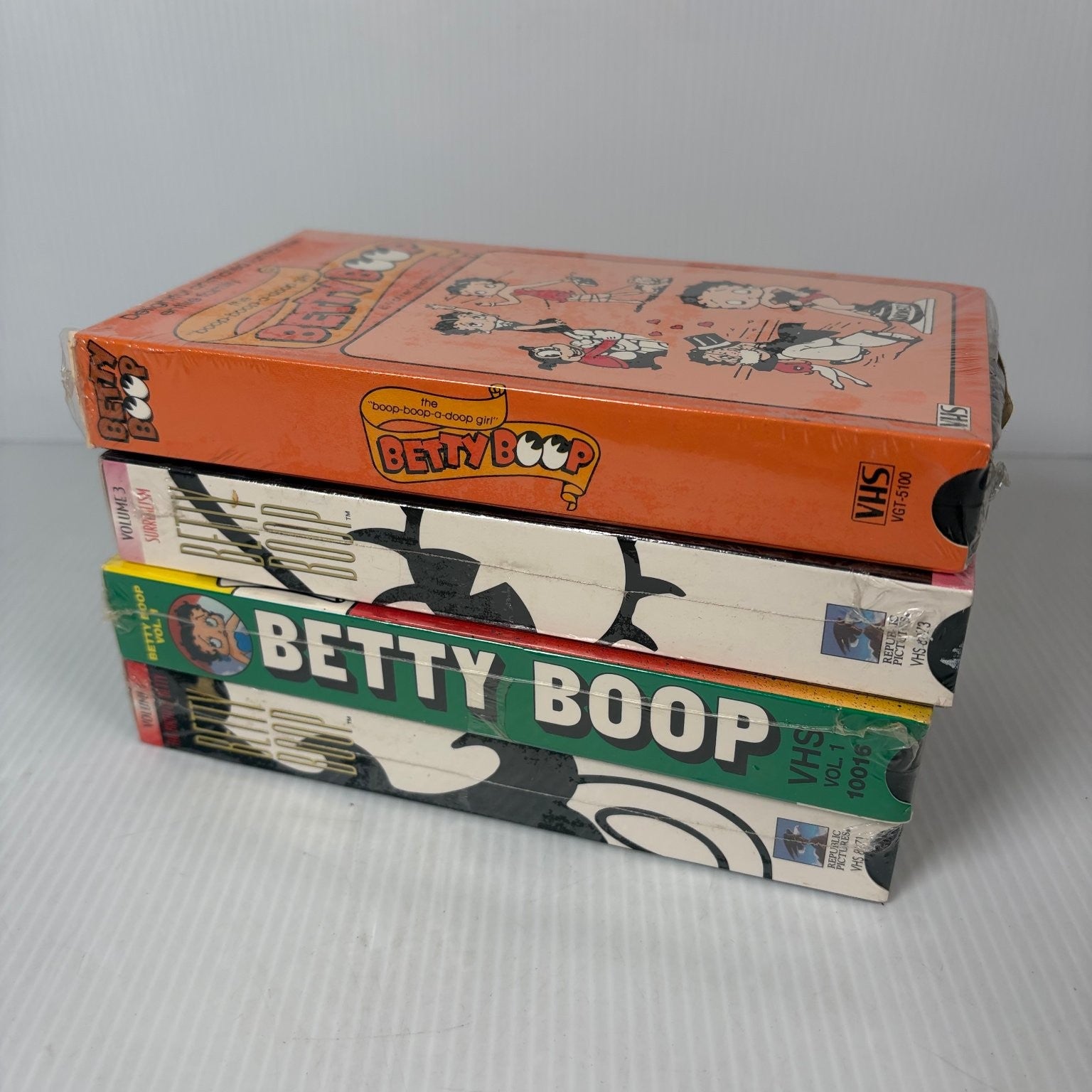 Betty Boop VHS Mixed Lot of 4 GoodTimes Hep Cat Republic Definitive Sealed
