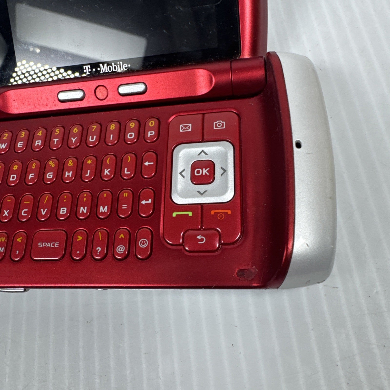 Samsung Comeback SGH-T559 White & Red T-Mobile Rare Keyboard Phone AS IS No Batt