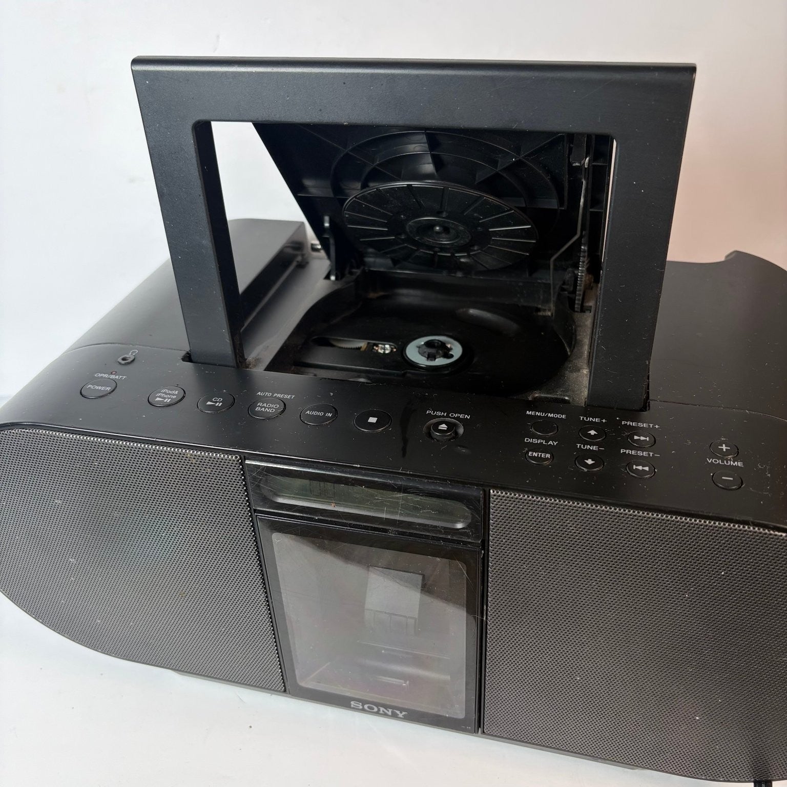 Sony ZS-S4IP Portable Stereo CD iPod Player Mega Bass Audio In Black Compact