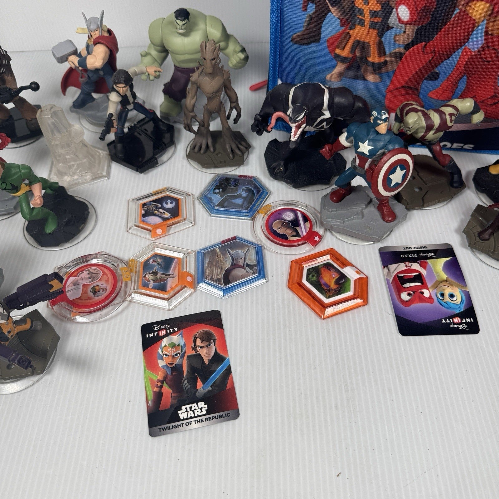 Disney Infinity Marvel Figure Lot of 16 w/ Carrying Case Ironman, Venom & More