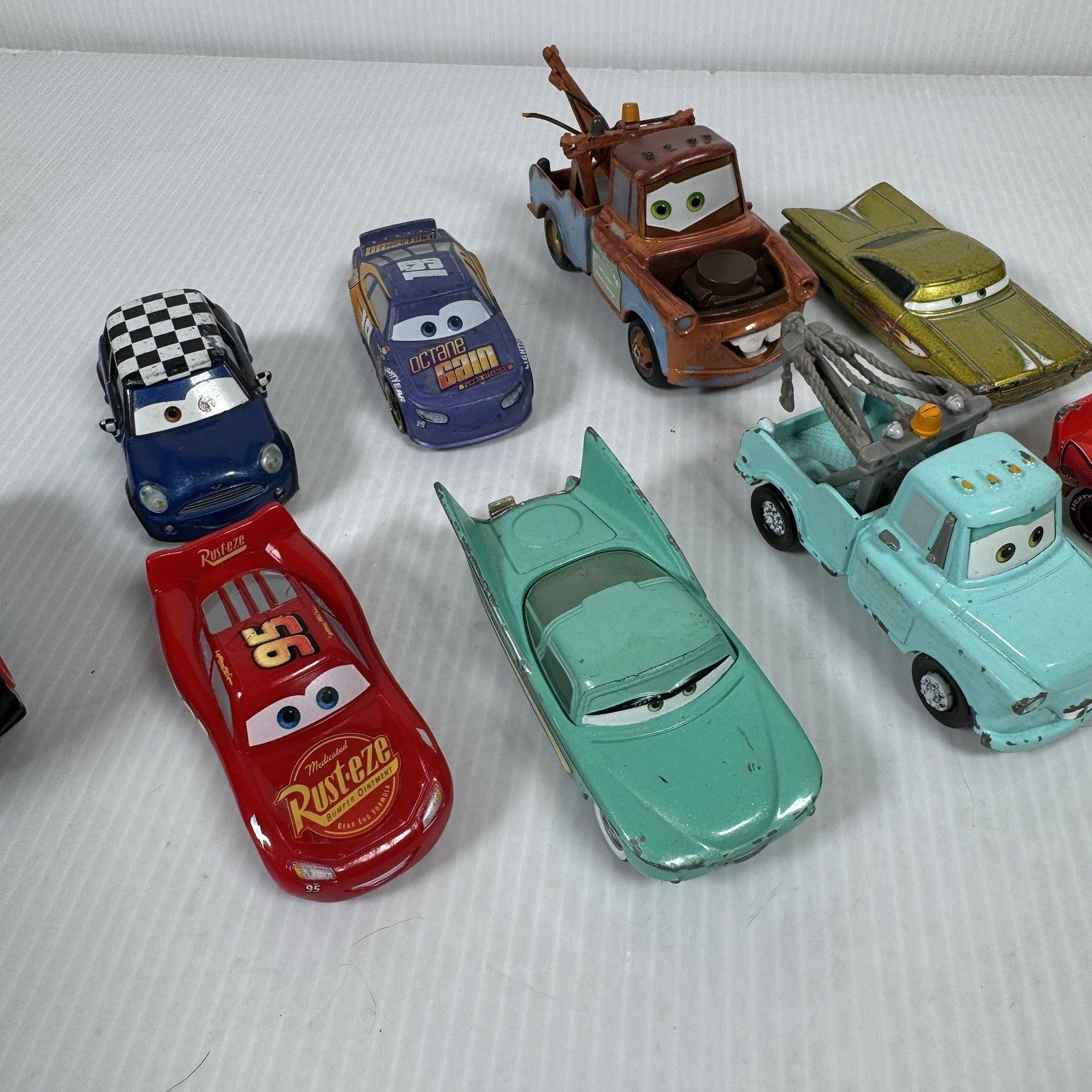 Lot Of Disney Pixar Cars Diecast & Plastic Toys Mater, Lightning McQueen & More