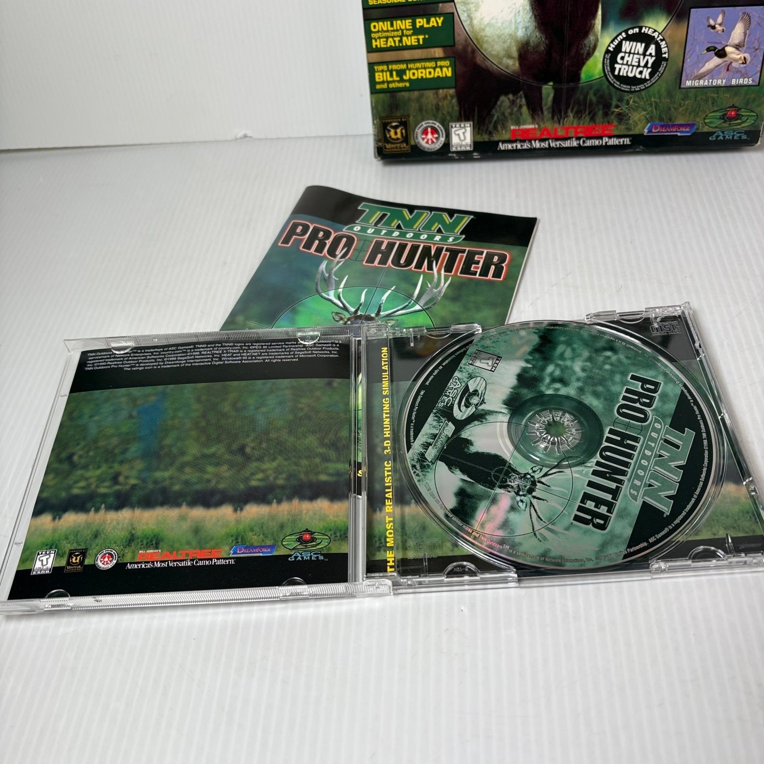 TNN Outdoors Pro Hunter Big Box PC CD-ROM 3D Hunting Simulation Video Game