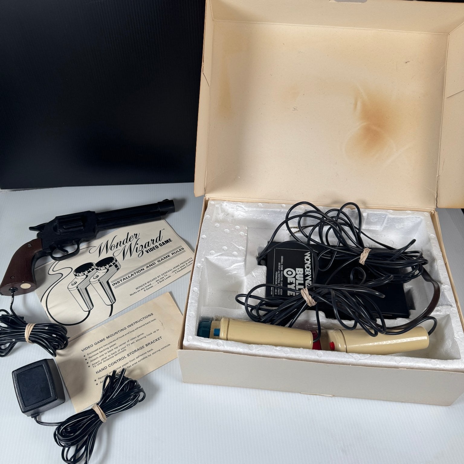Wonder Wizard Bulls Eye Vintage Home Console Video Game w/ Controllers Untested