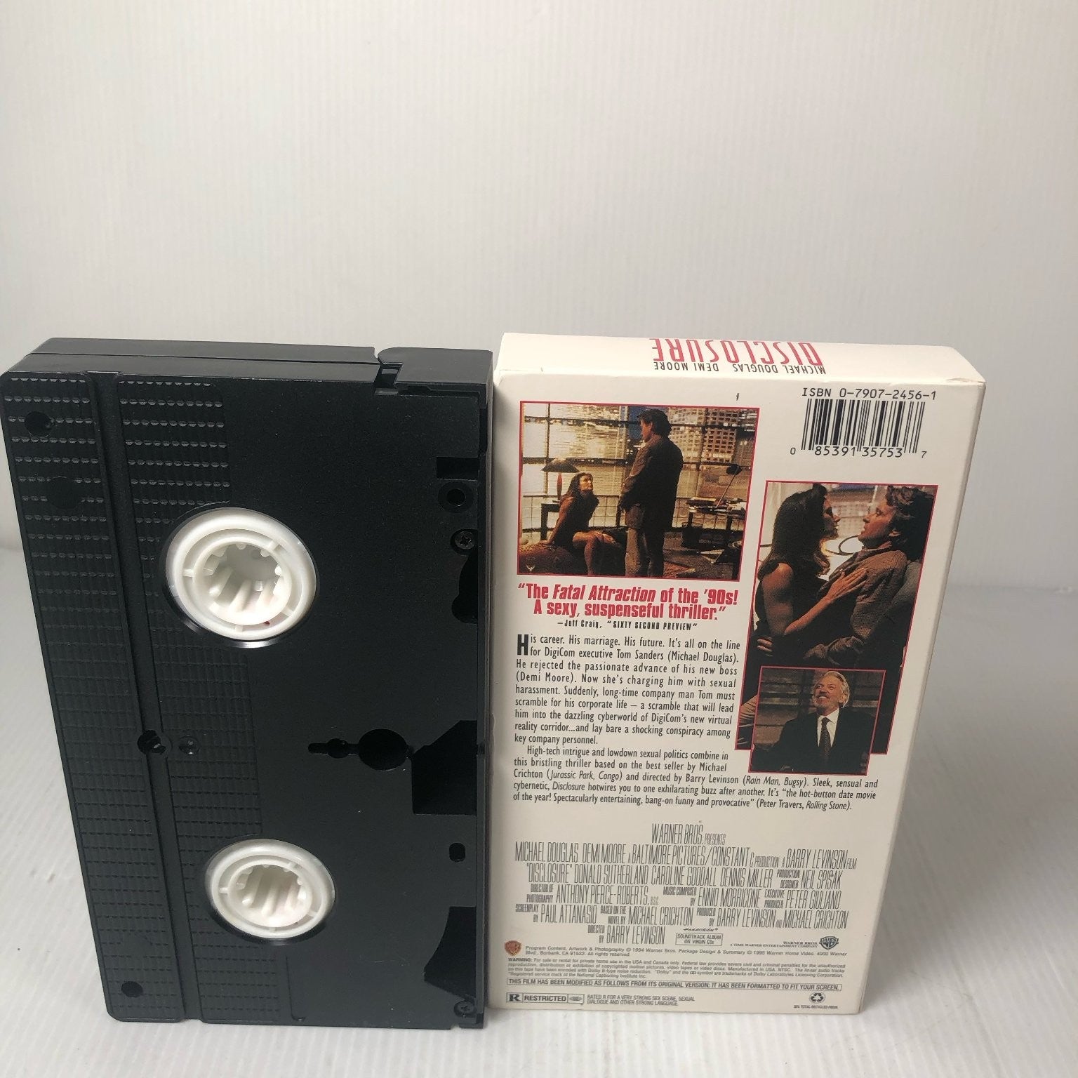 DISCLOSURE VHS 1994 Thriller Michael Douglas Demi Moore Warner Home Video