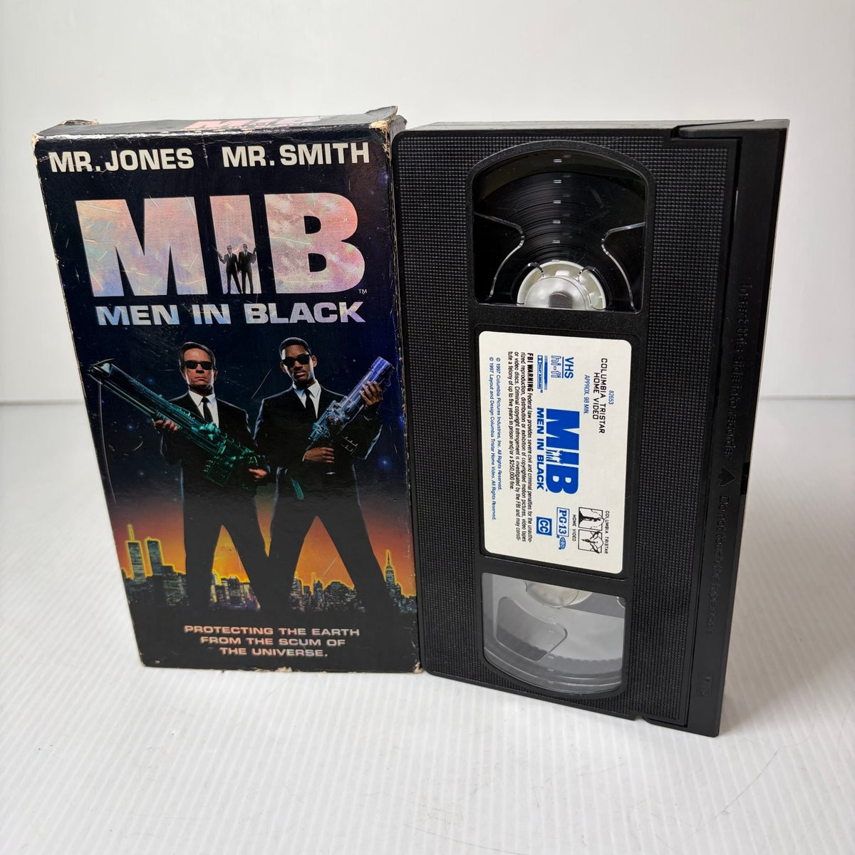 Men in Black MIB VHS 1997 Sci-Fi Action Comedy THX Columbia Pictures