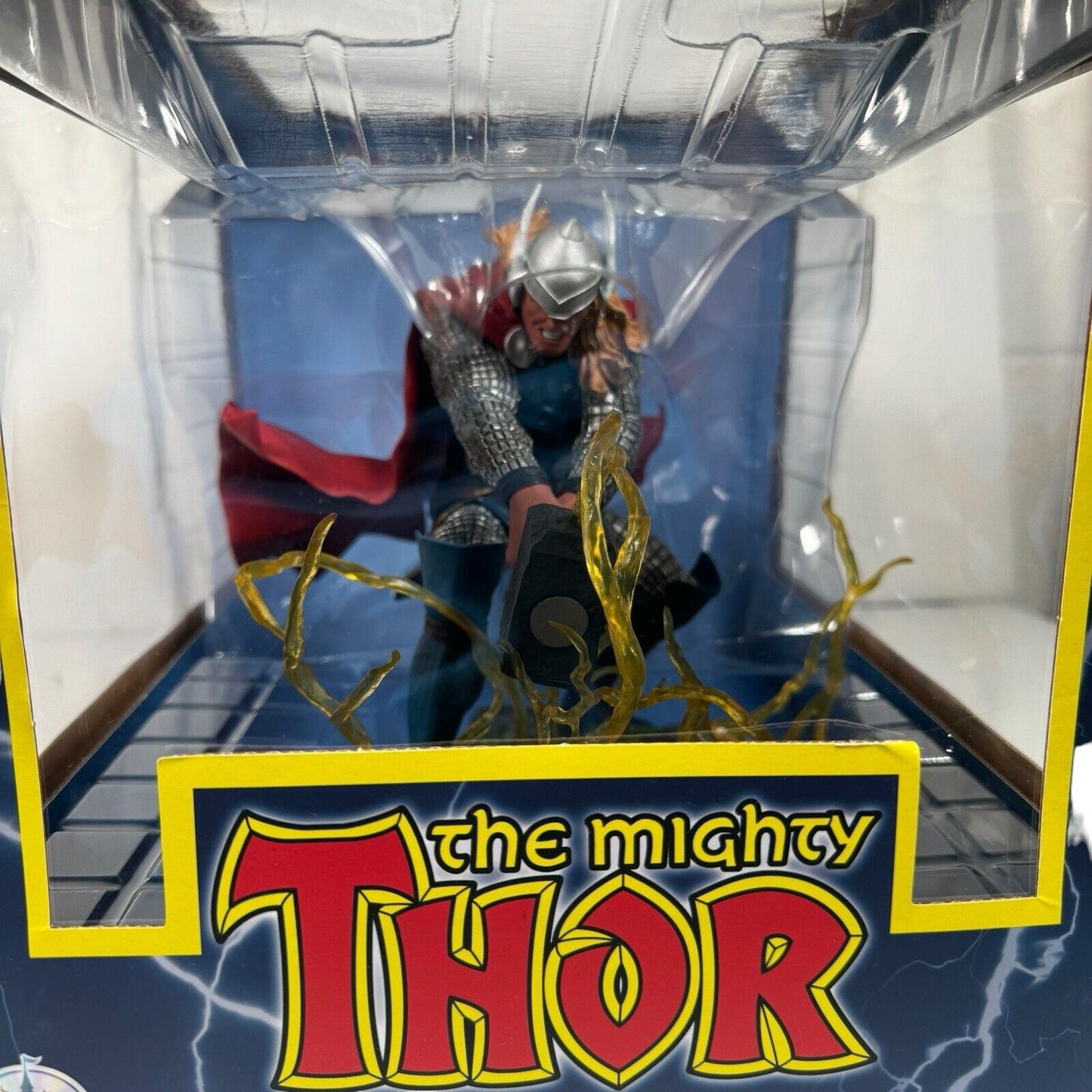 Marvel Comics The Mighty Thor statue Diorama Diamond Select Toy, New in Open Box