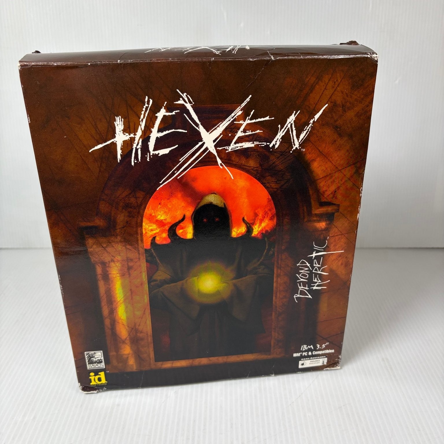 Hexen Beyond Heretic IBM PC Rare 3.5" Floppy Disk Version FPS Complete w/ Poster
