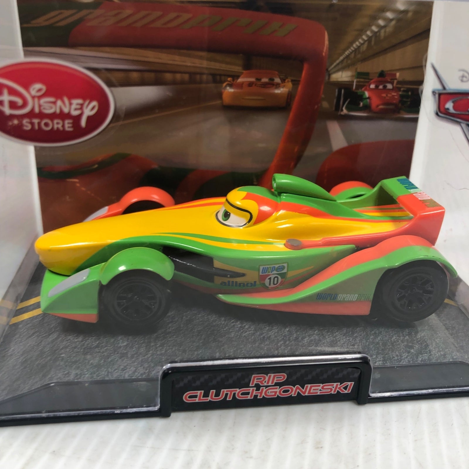 Disney Pixar Cars 2 Rip Clutchgoneski Die-Cast Vehicle In Display Case 1:43