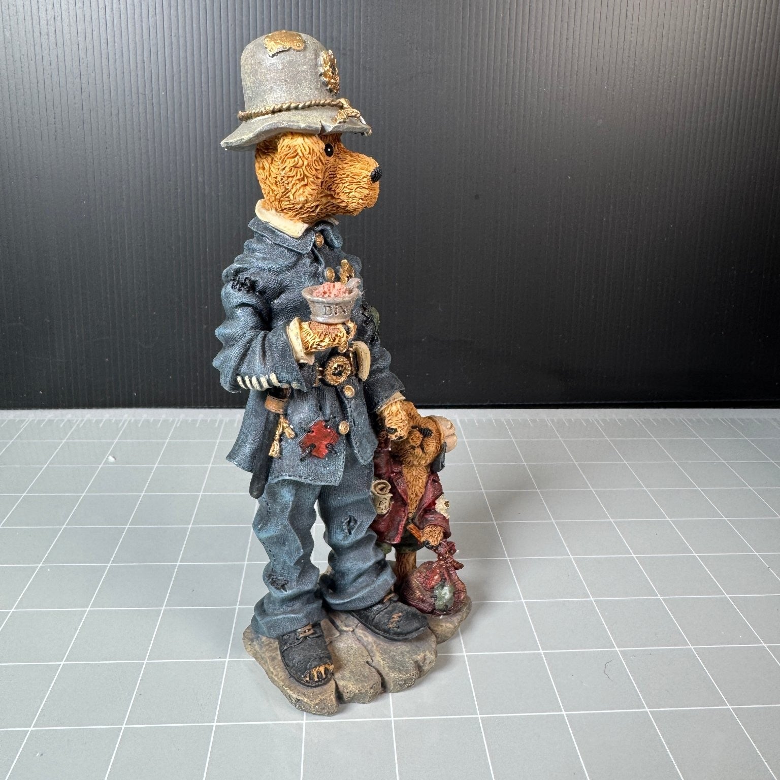 Boyds Bears & Friends Folkstone Collection Policeman Dog Statue