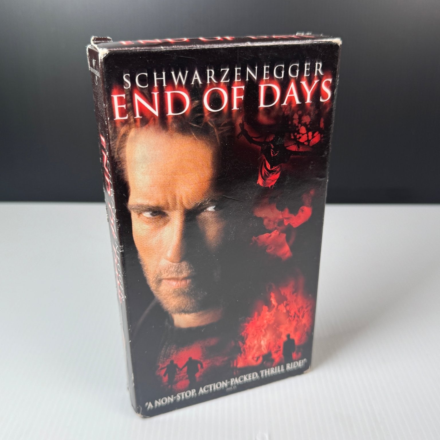 End of Days VHS 1999 Action Thriller Original Release Universal