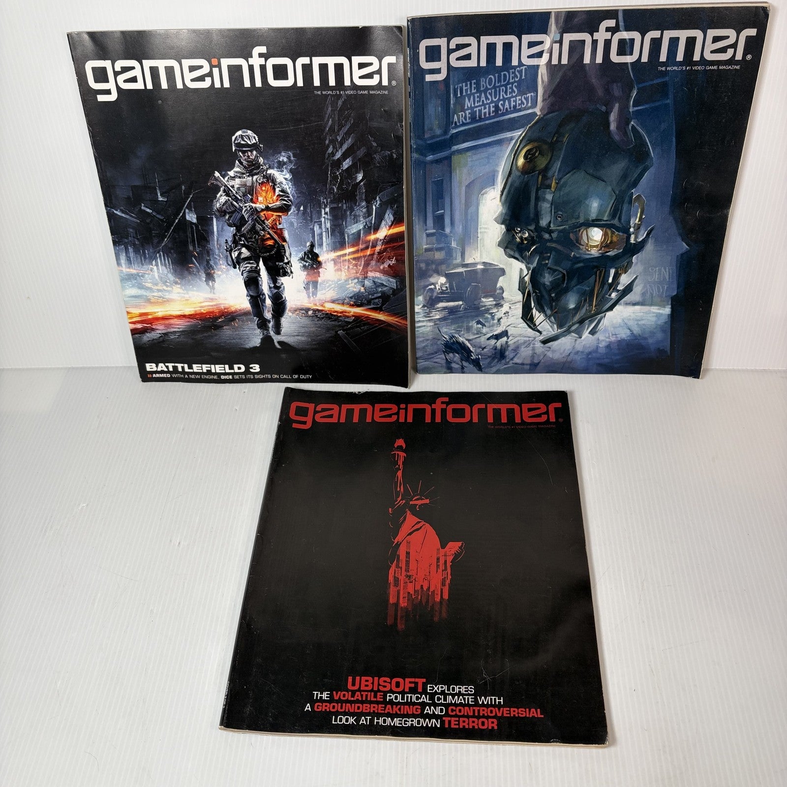Lot of 20+ Game Informer & Walmart GameCenter Video Game Magazines Halo Last Of