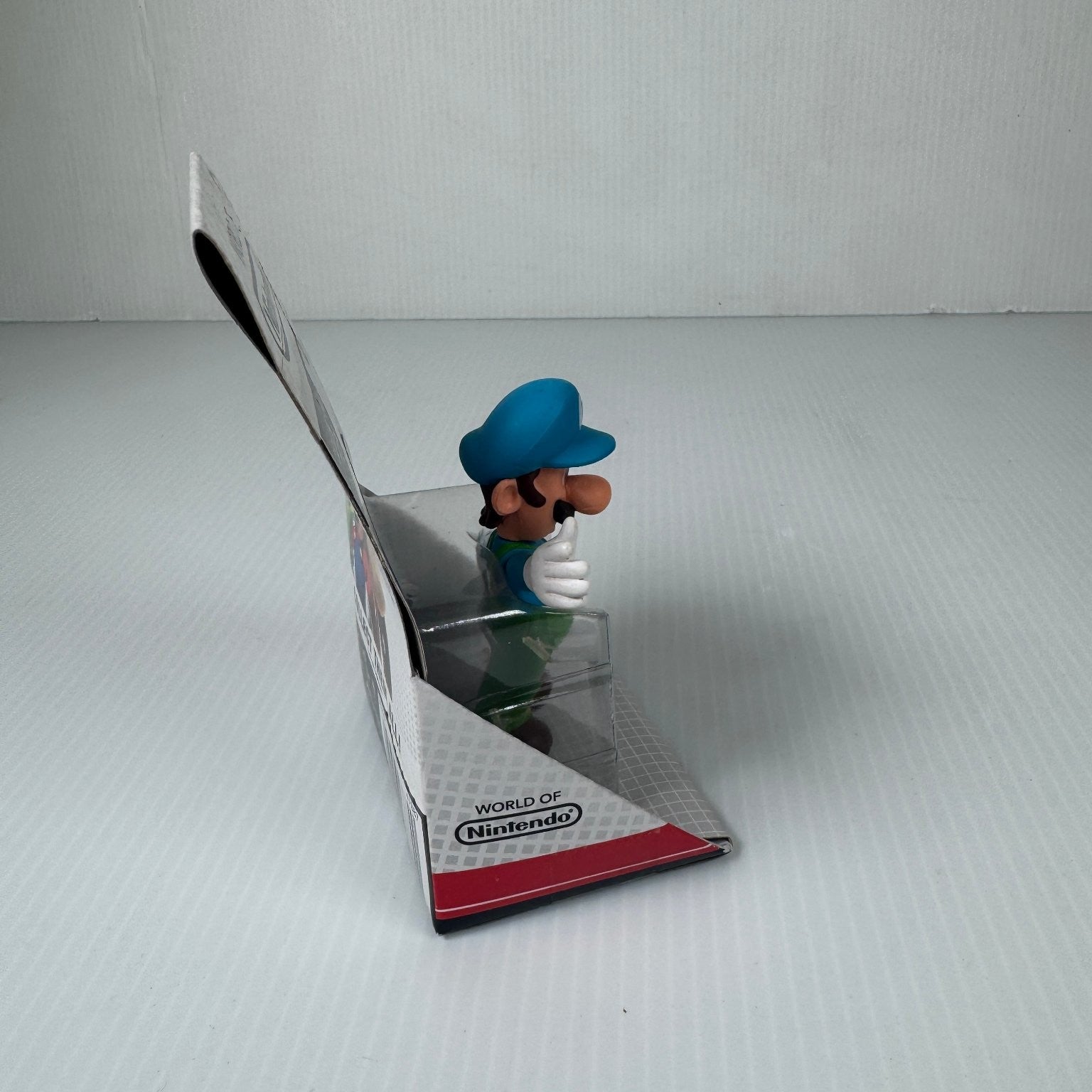 World of Nintendo Luigi Action Figure Super Mario 2.5" Collectible