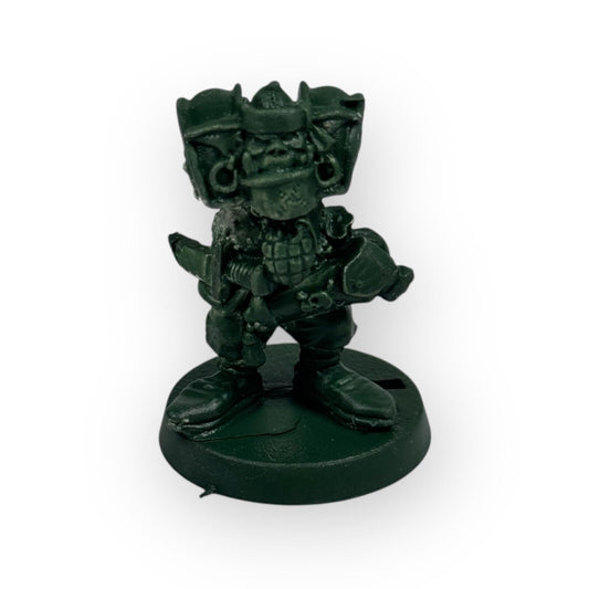 Warhammer 40K Rogue Trader Ork Freebooter Boy 1 Green Primed Body Only On Stand