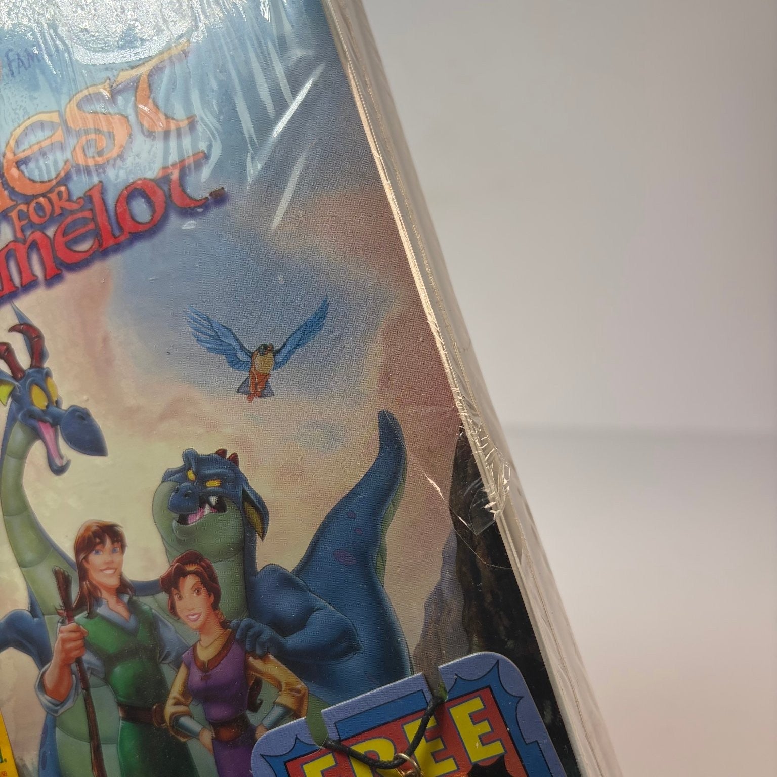 Quest for Camelot VHS 1998 Animated Musical Adventure Warner Bros. w/ Pendant