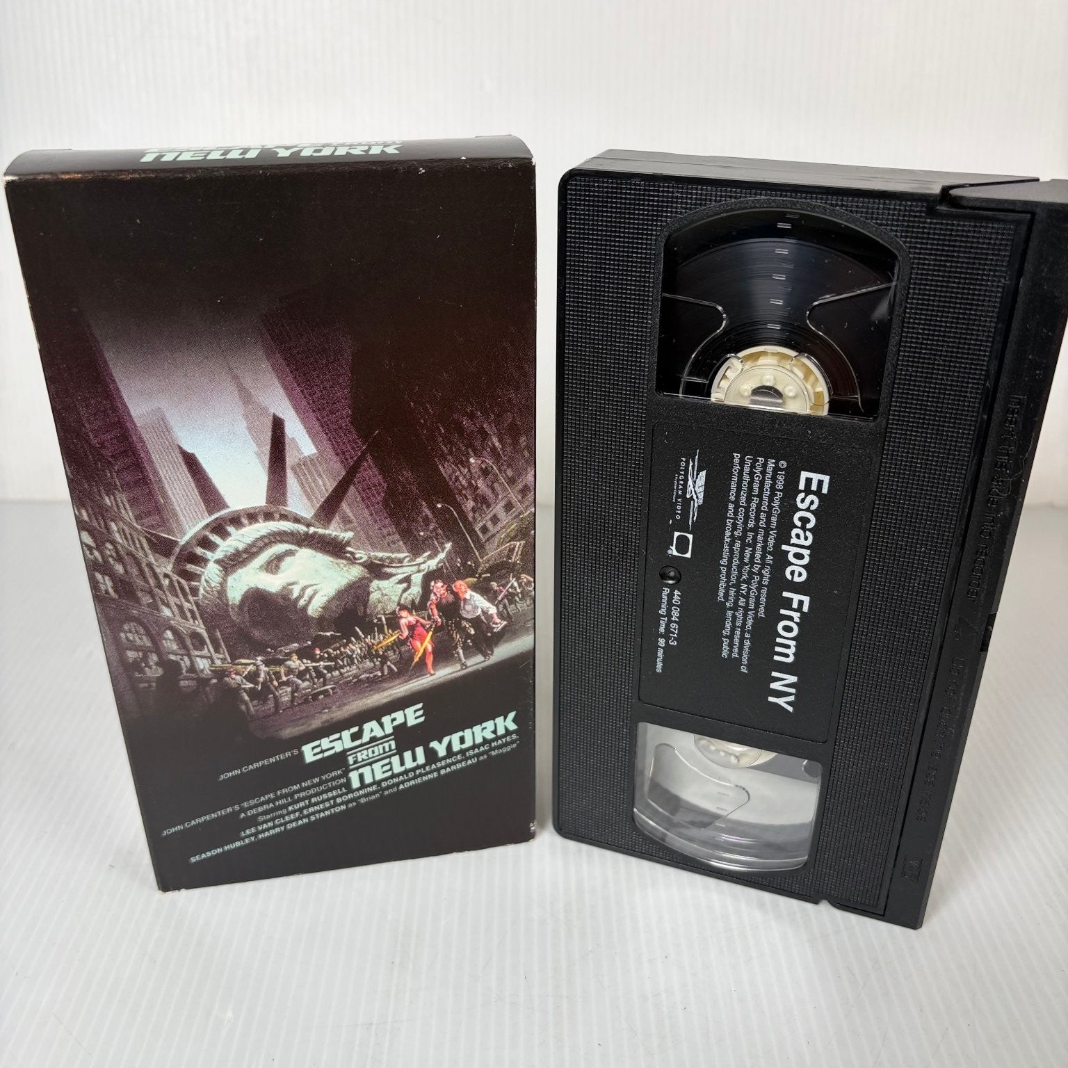 Escape From New York VHS 1981 Sci-Fi Action Cult Classic MGM/UA Home Video