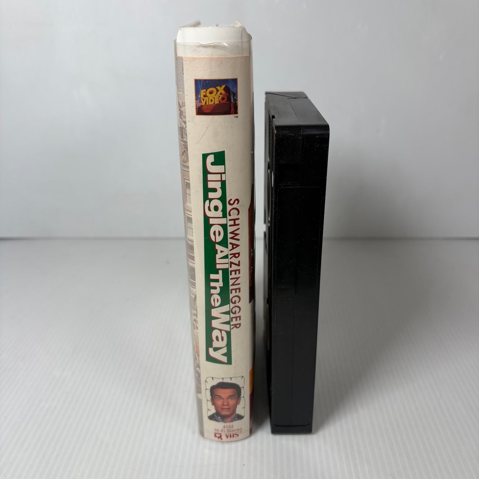 Jingle All The Way VHS 1996 Holiday Comedy Arnold Schwarzenegger Fox Video